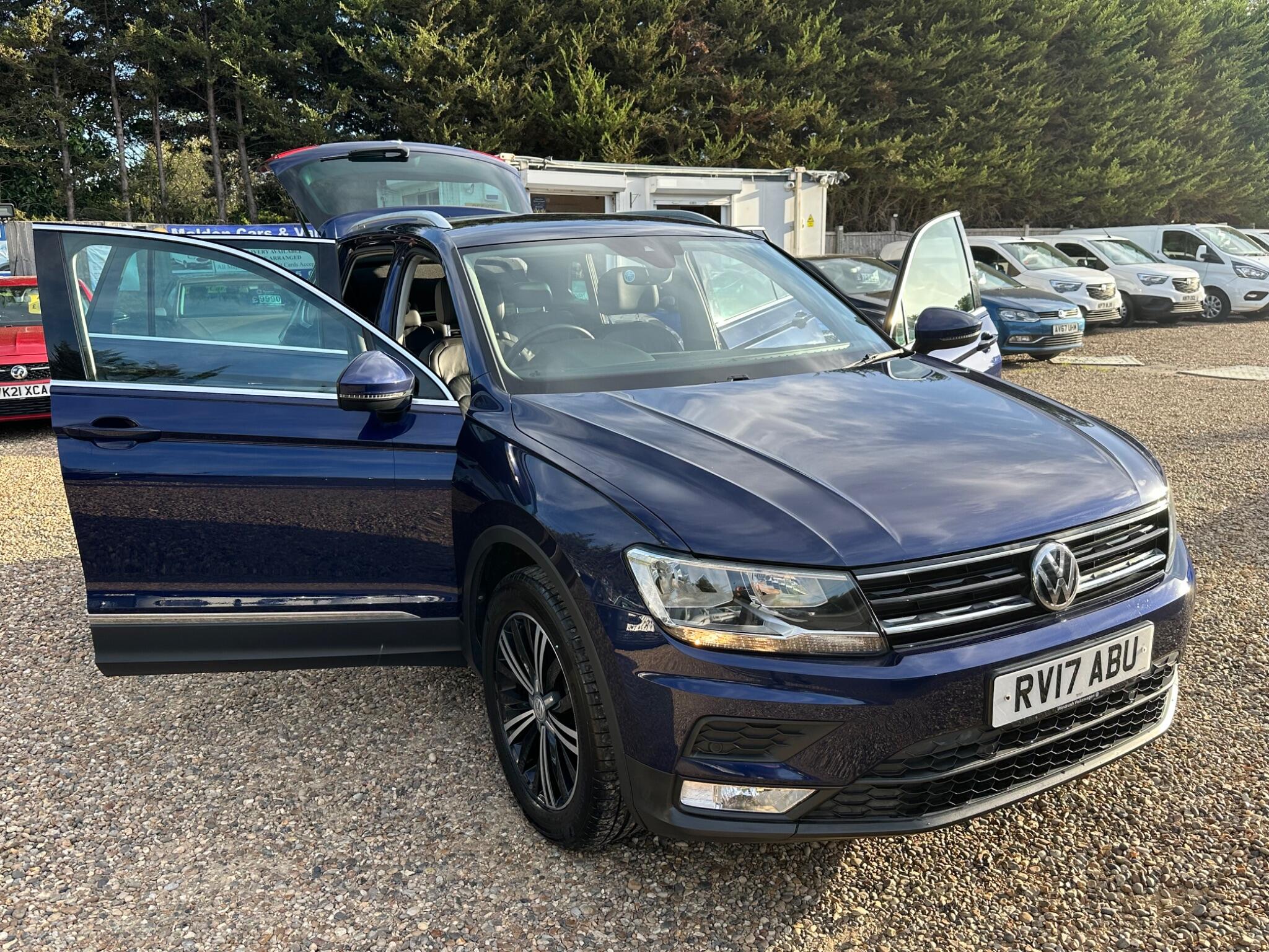 Volkswagen Tiguan view 28