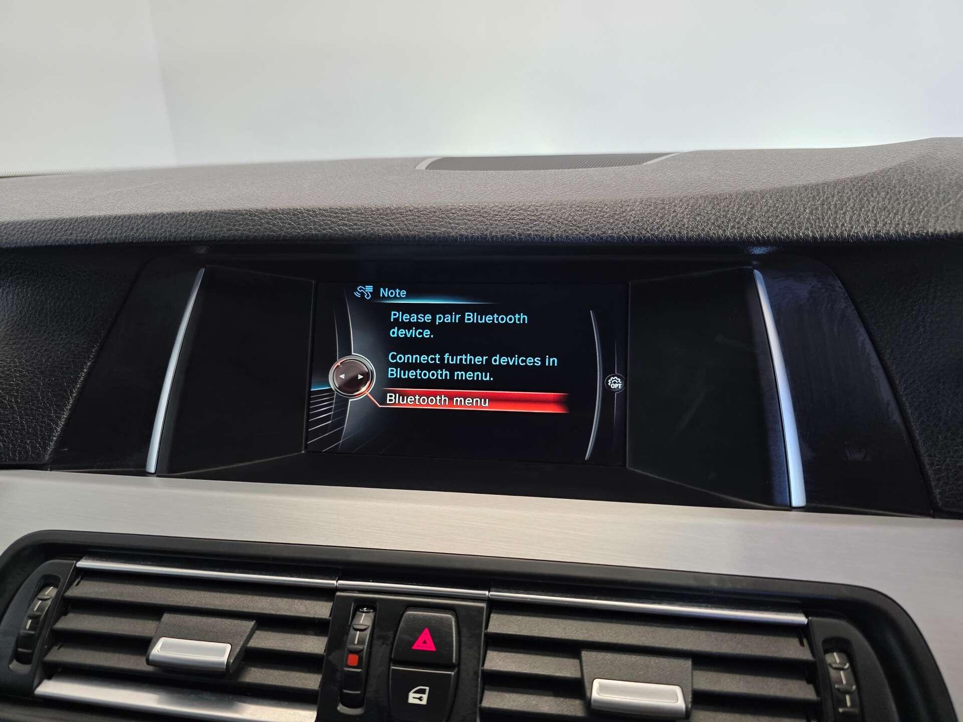 BMW 5 Series view 23