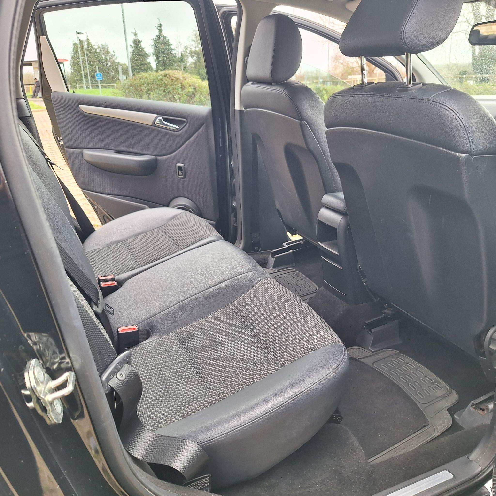 Mercedes-Benz B-Class view 20