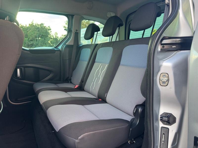 Peugeot Partner Tepee view 18
