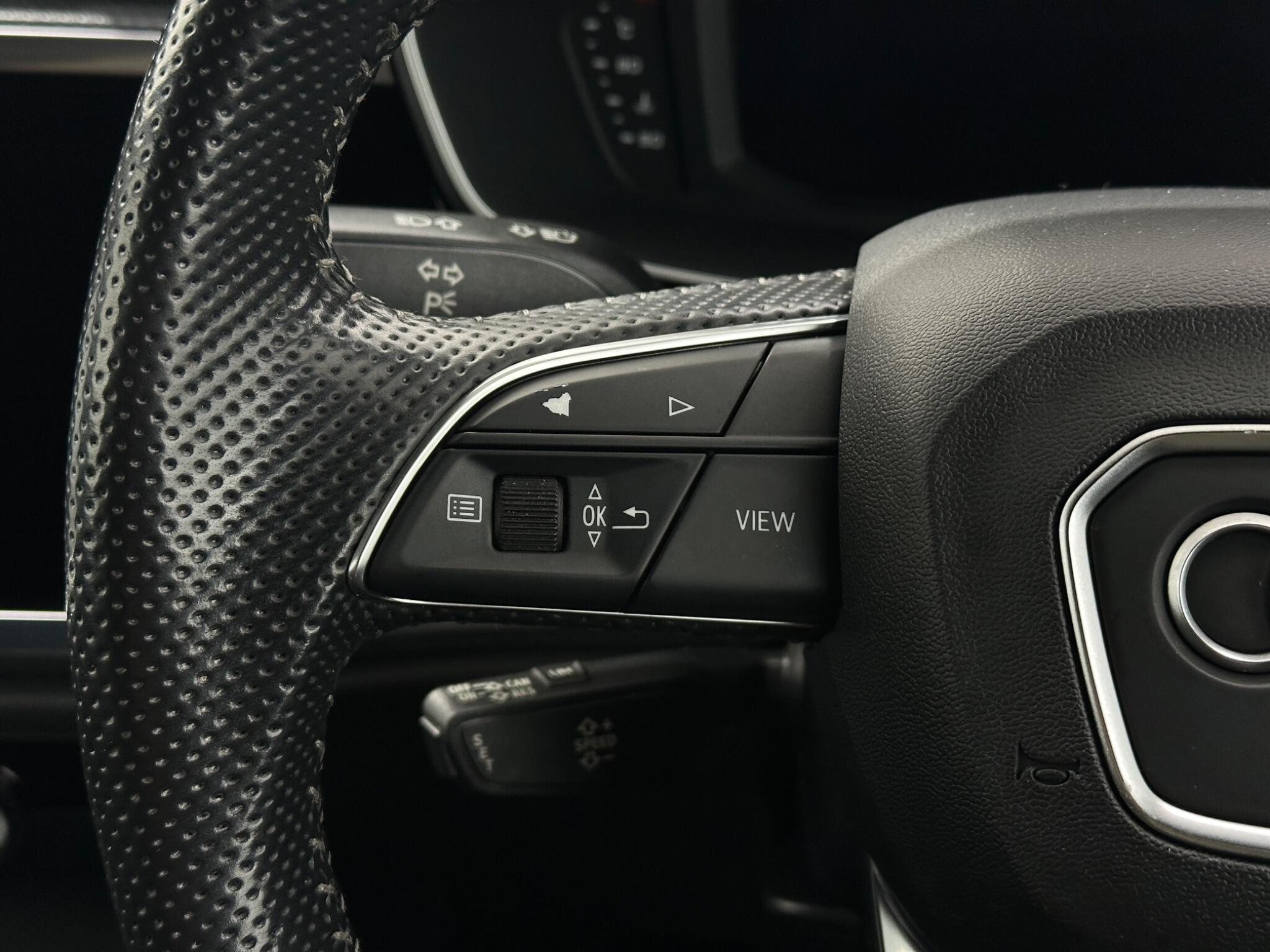 Audi Q3 view 15