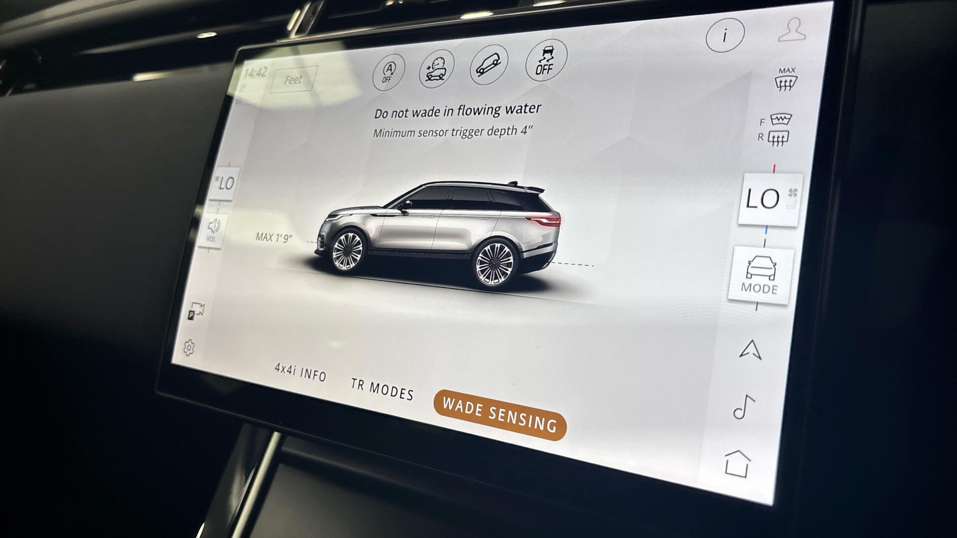 Land Rover Range Rover Velar view 47