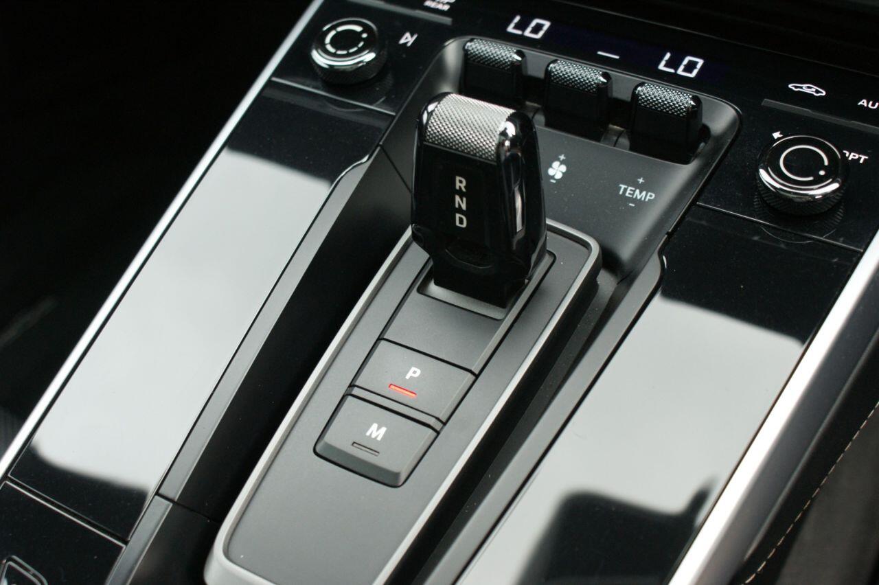 Porsche 911 view 85