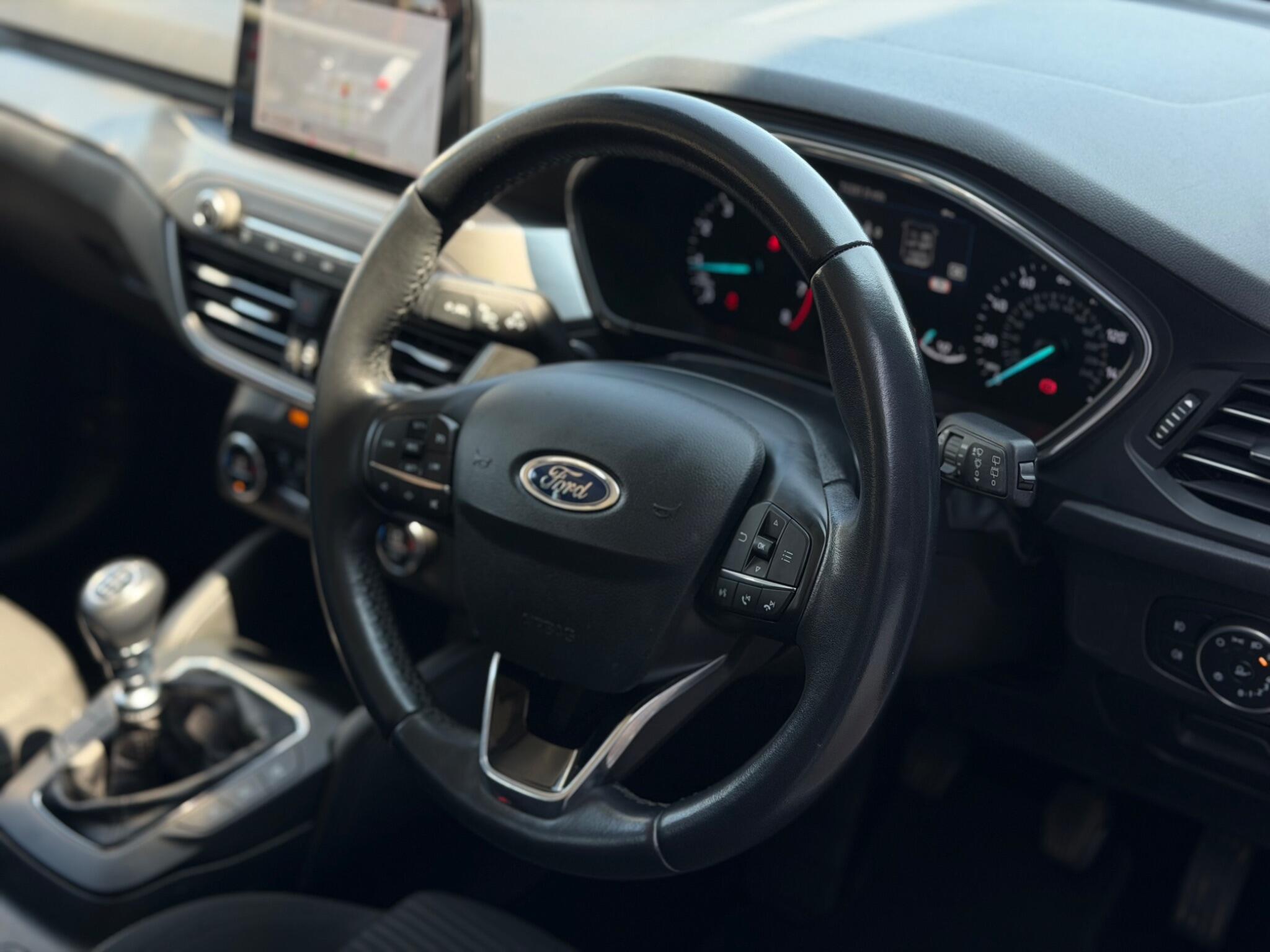 Ford Focus view 31