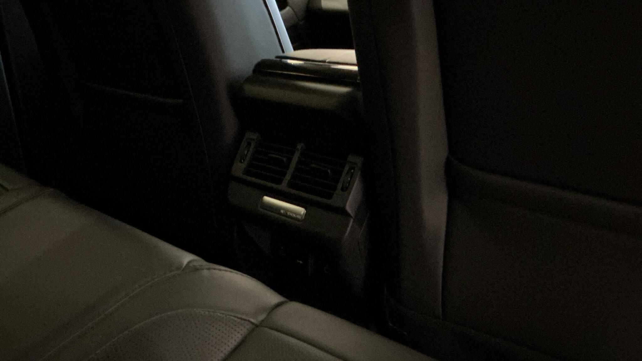 Land Rover Range Rover Evoque view 18