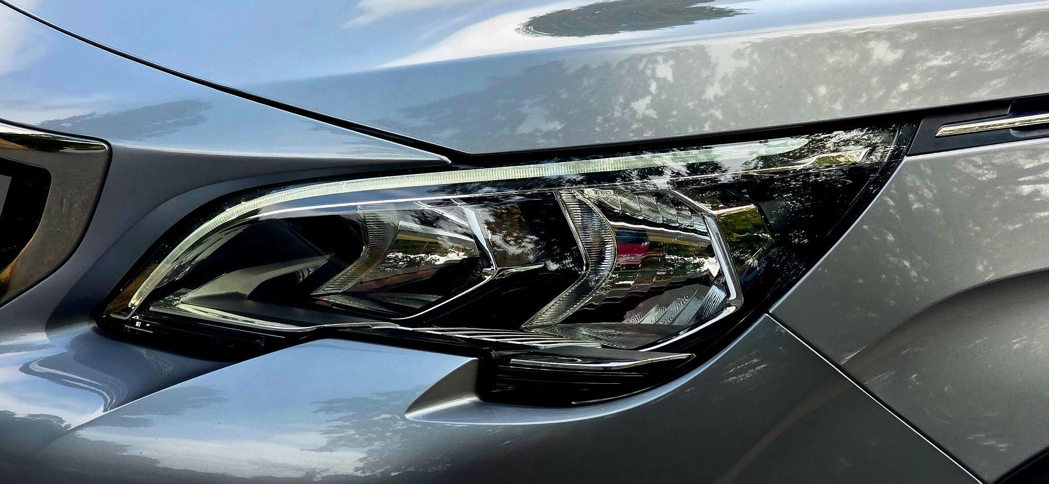 Peugeot 3008 view 17