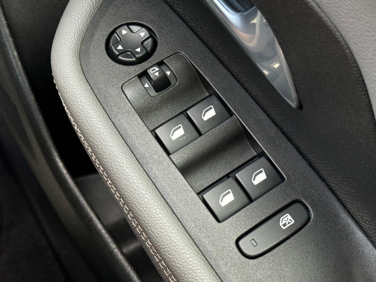 Vauxhall Mokka Electric view 37