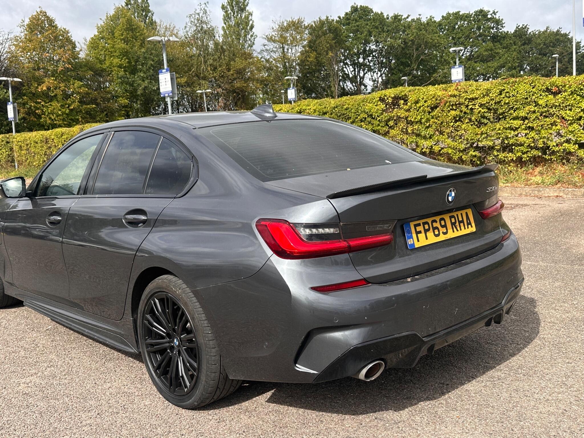 BMW 3 Series view 6