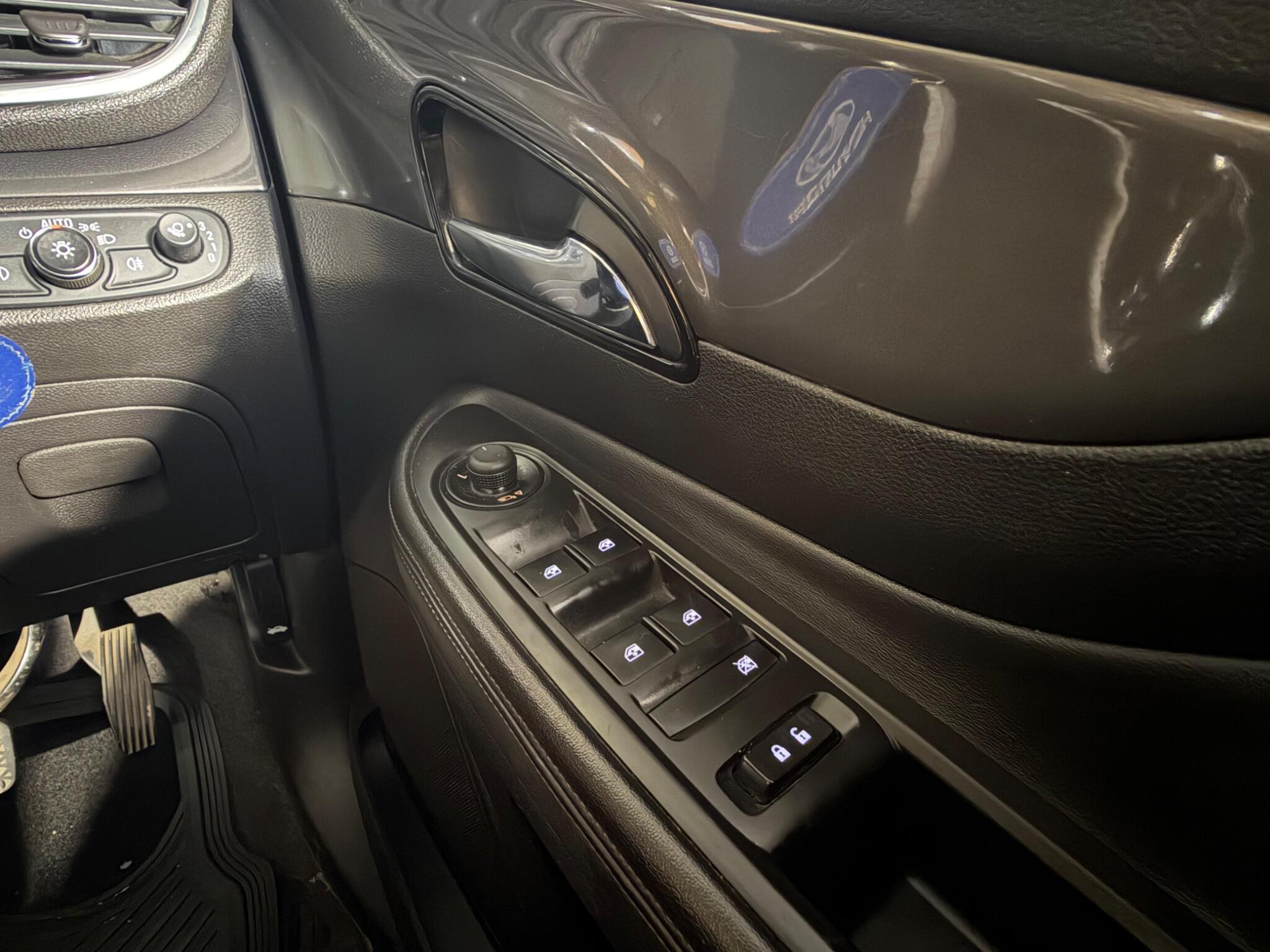 Vauxhall Mokka X view 37