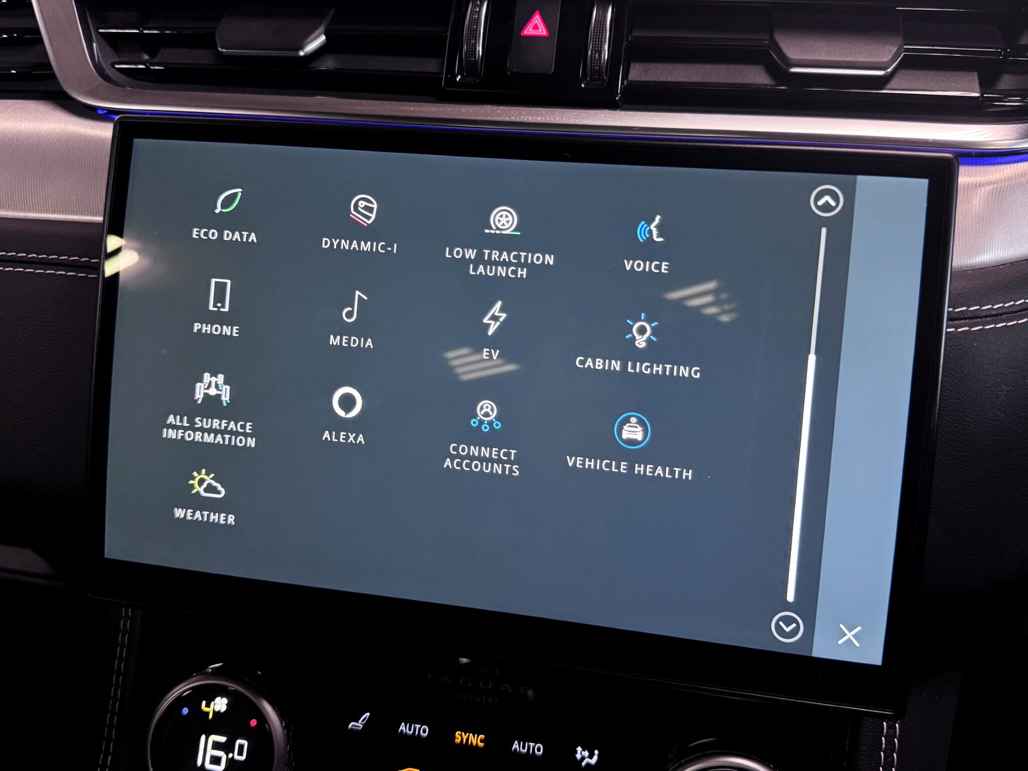 Jaguar F-Pace view 45