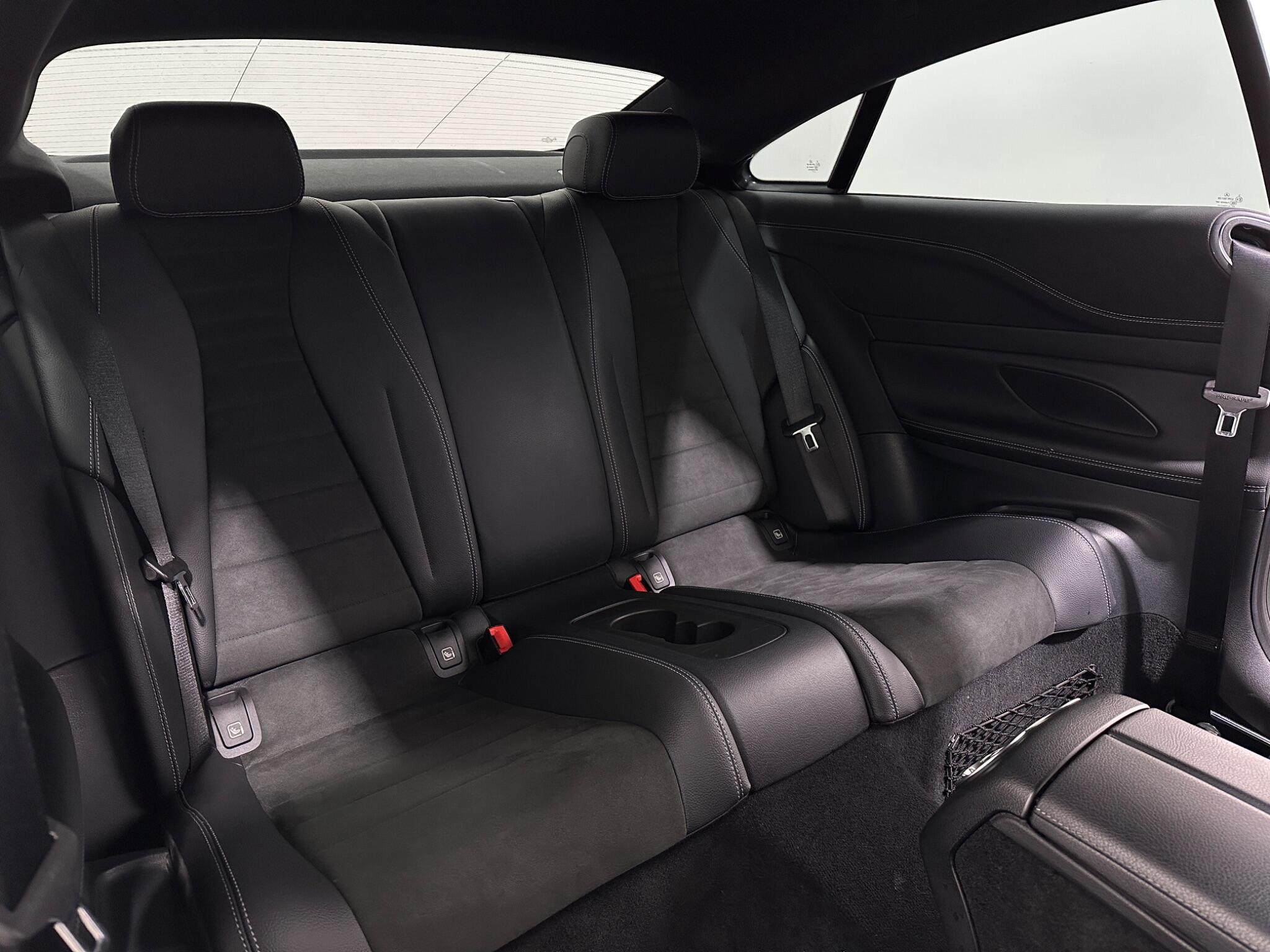 Mercedes-Benz E-Class view 39