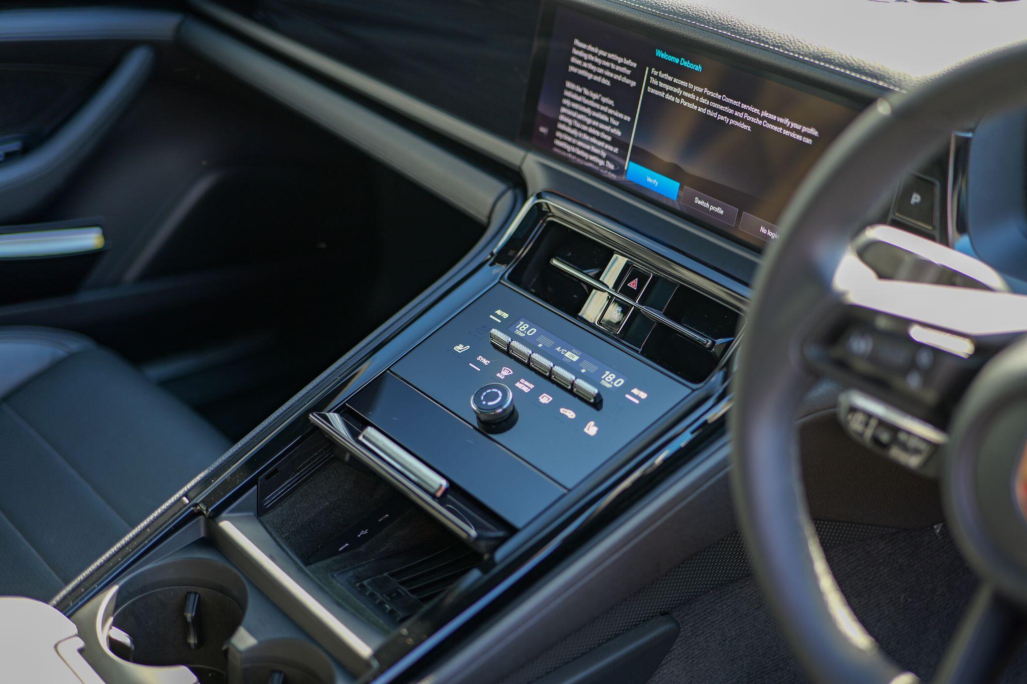 Porsche Panamera view 17