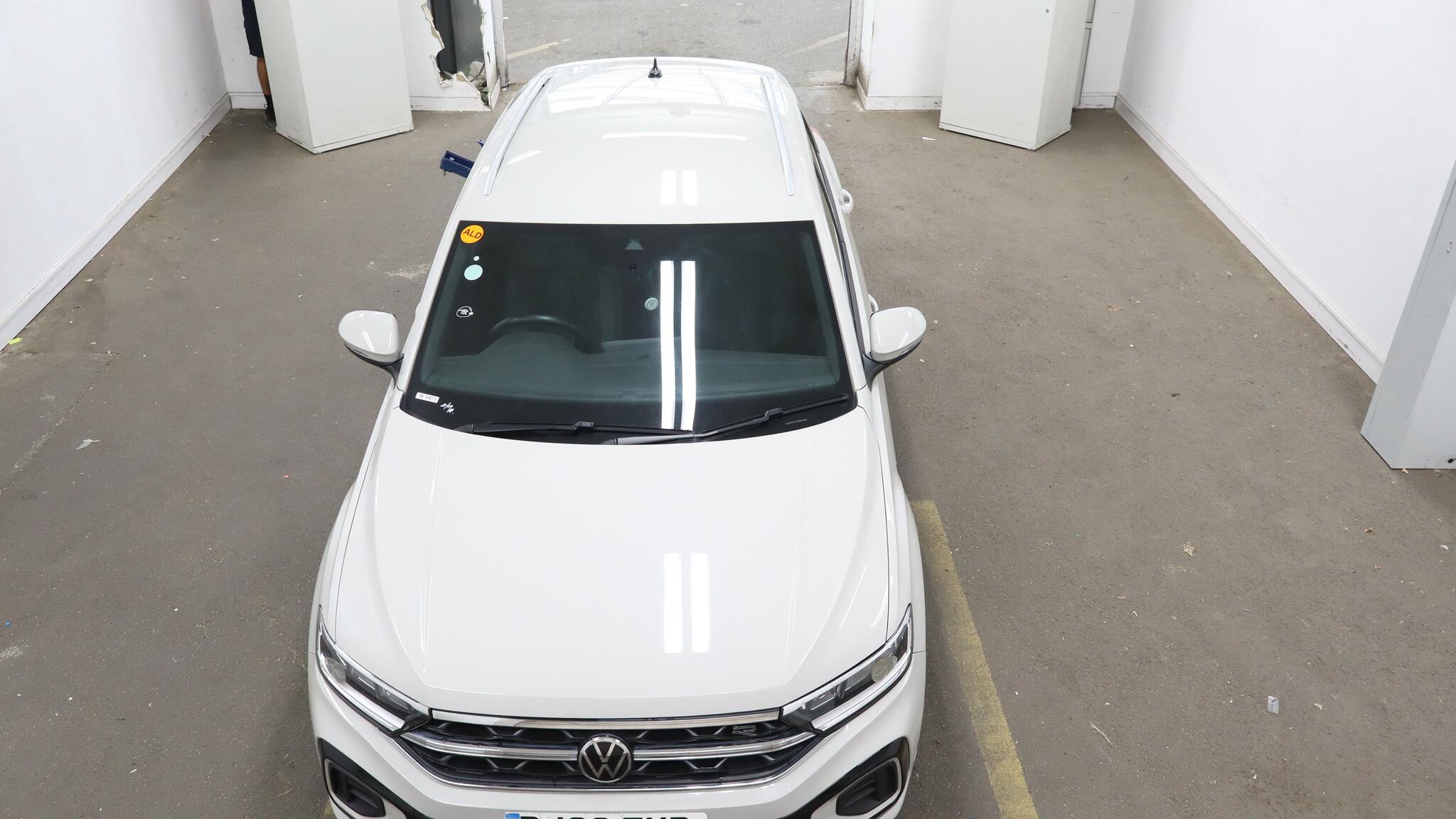 Volkswagen T-Roc view 7