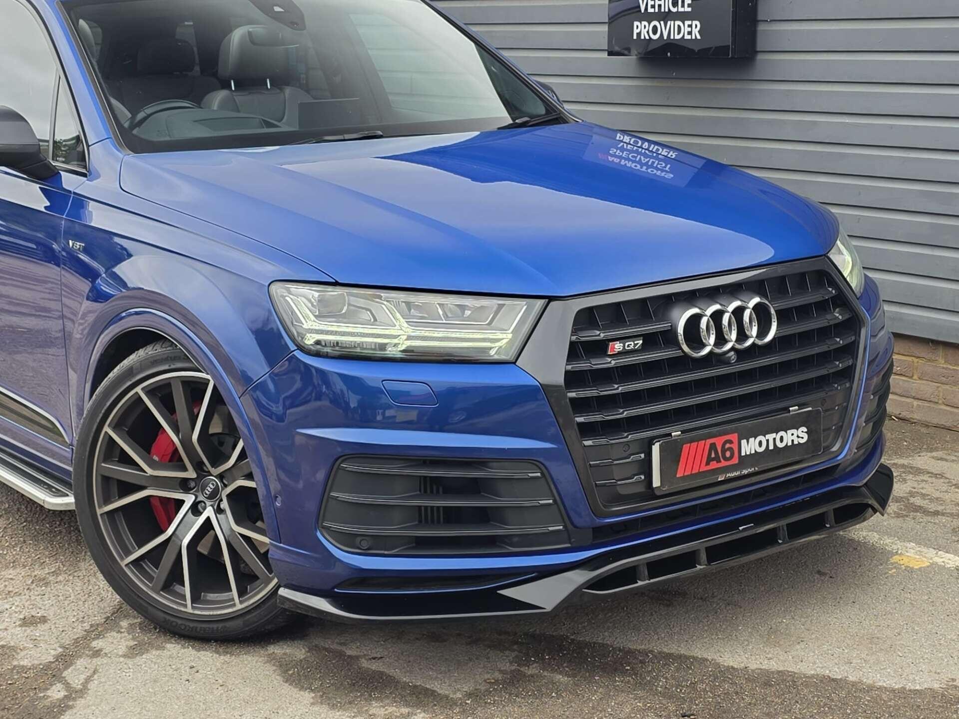 Audi SQ7 view 18