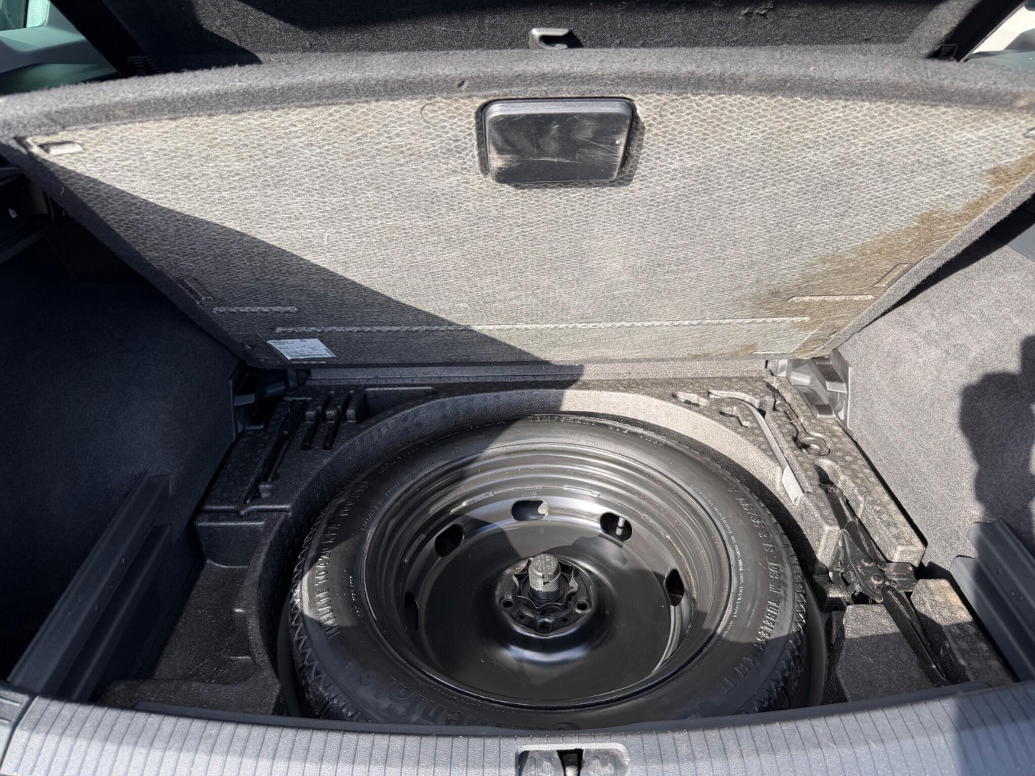 Volkswagen Tiguan view 13