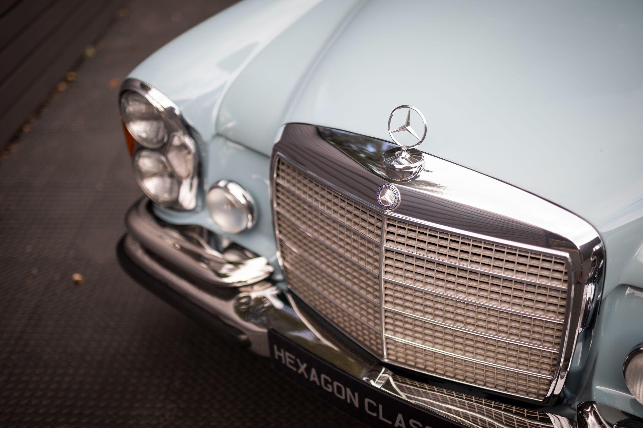 Mercedes-Benz 280 view 40