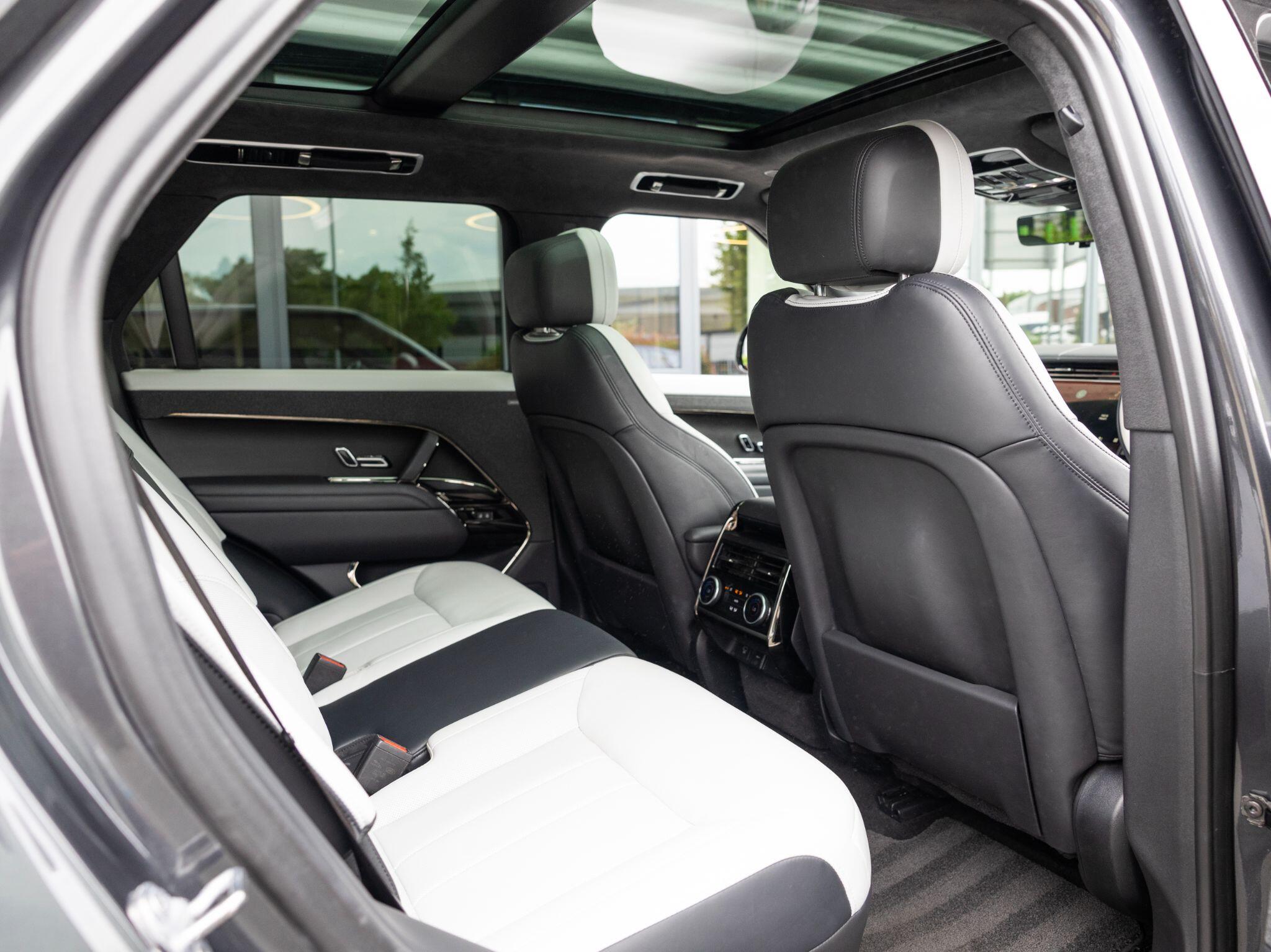 Land Rover Range Rover Sport view 30