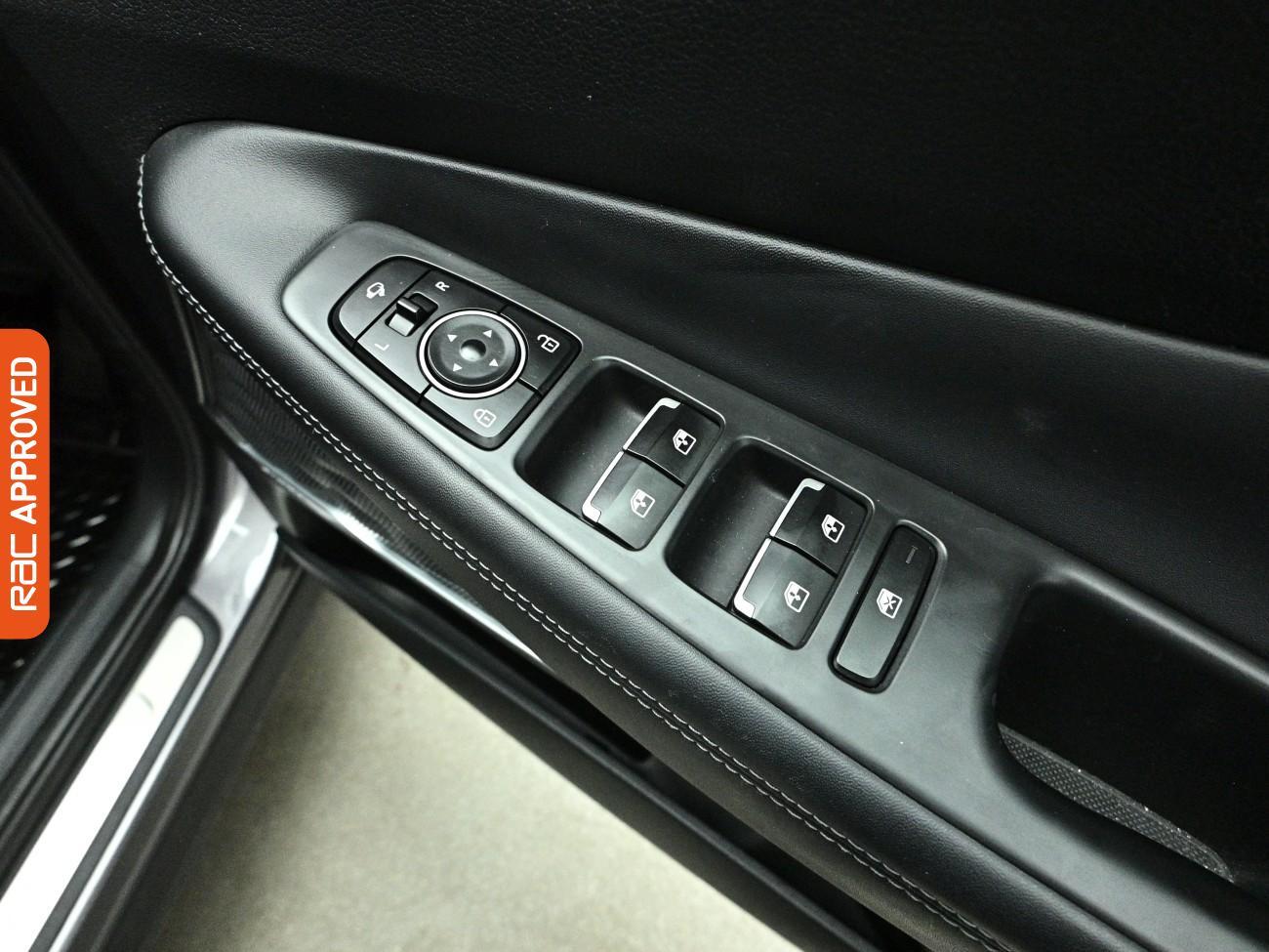 Hyundai Santa Fe view 25