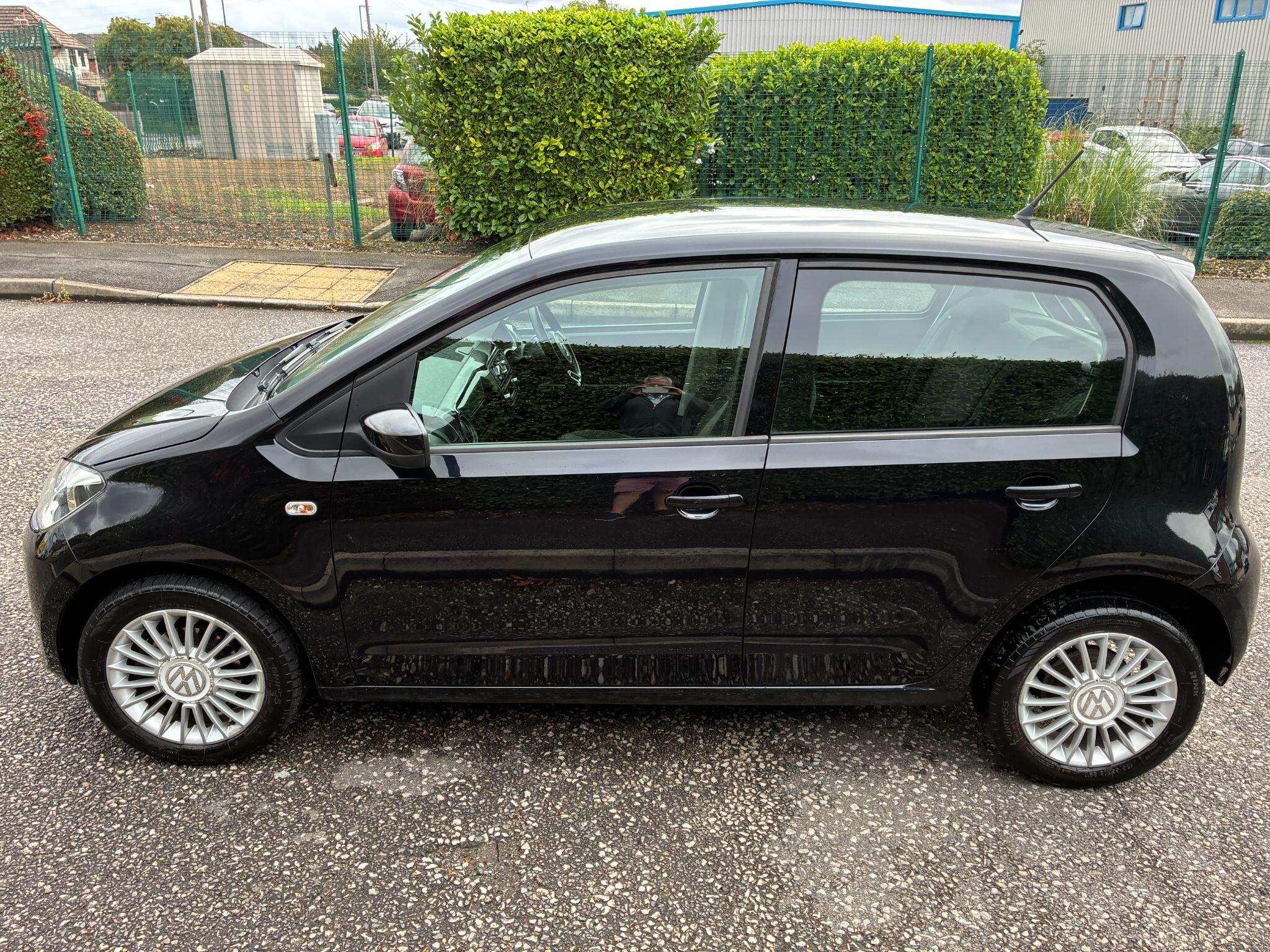 Volkswagen Up! view 20