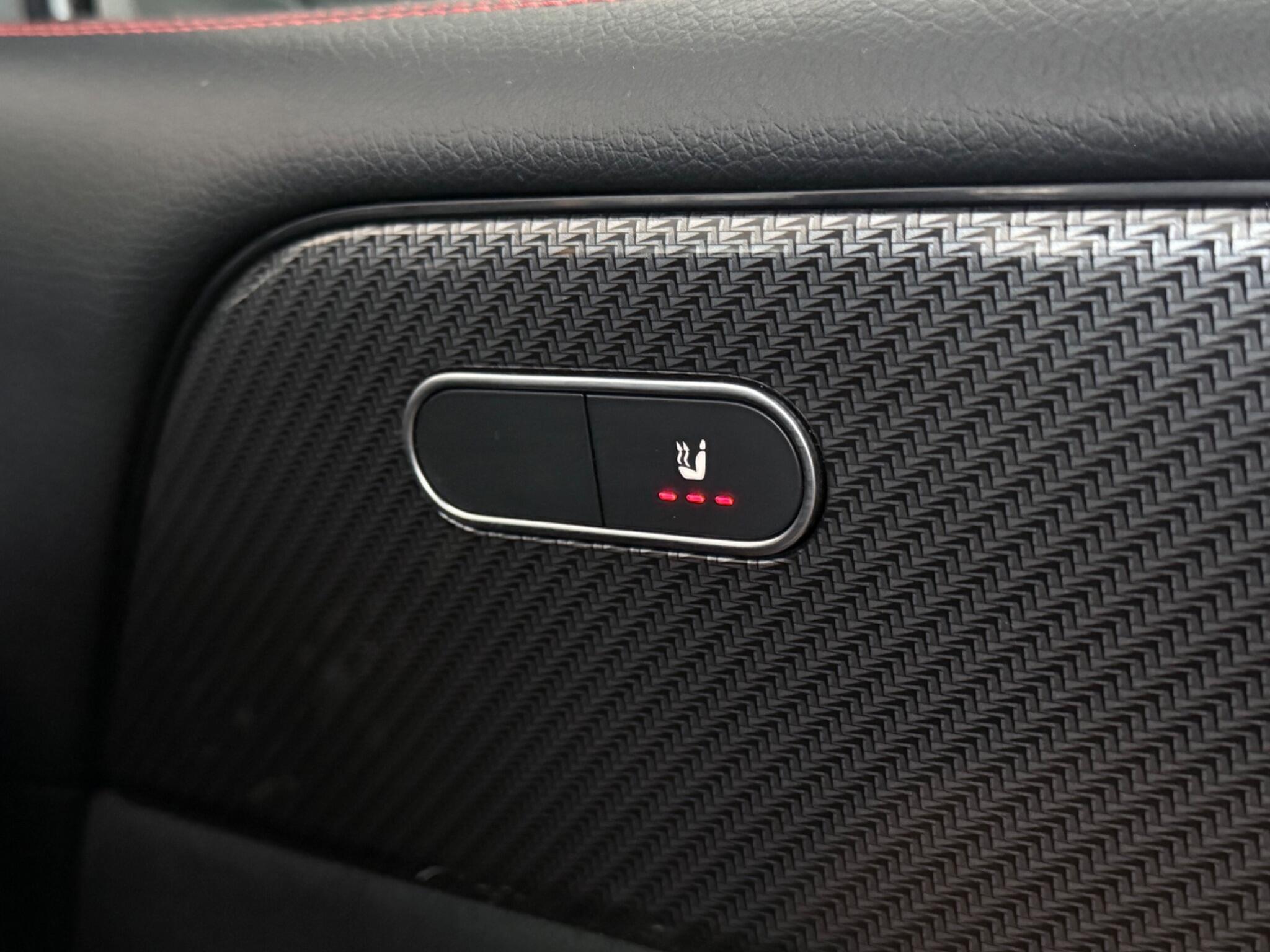 Mercedes-Benz GLB view 21