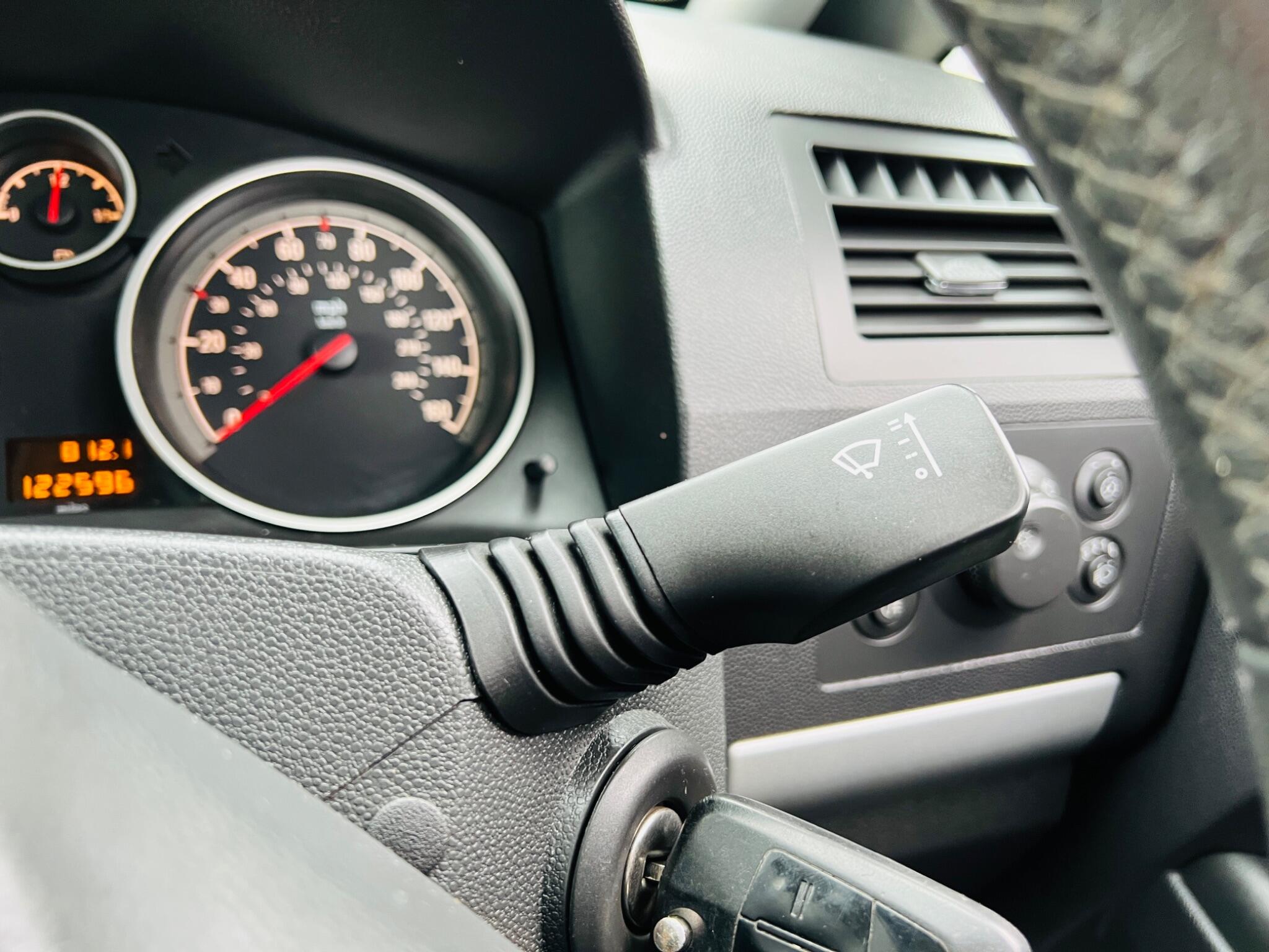 2010 Vauxhall Zafira image 29