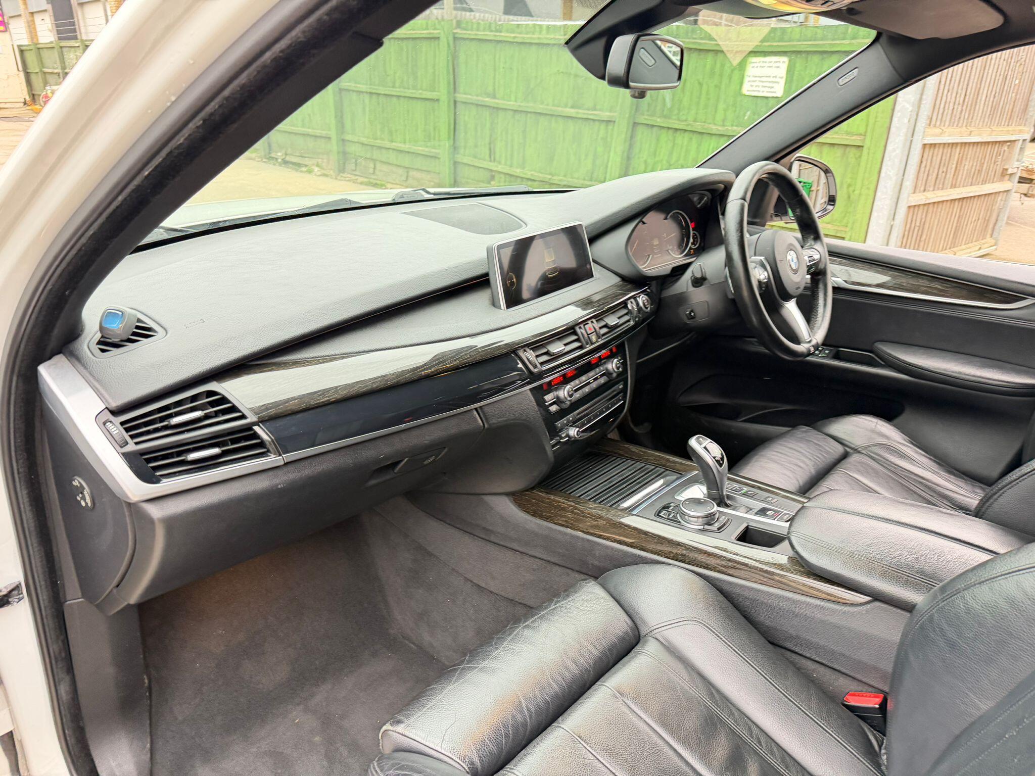 BMW X5 view 14