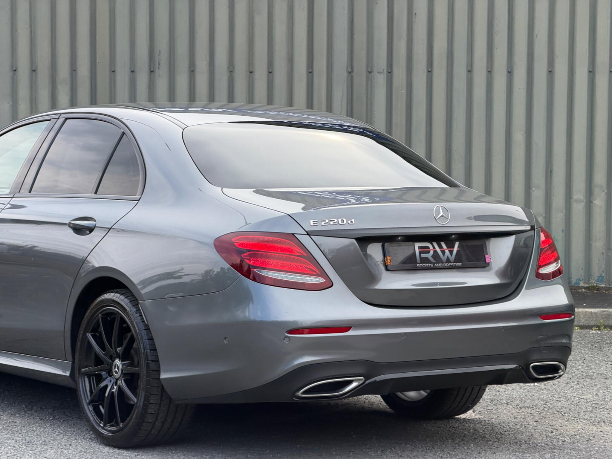 Mercedes-Benz E Class view 14