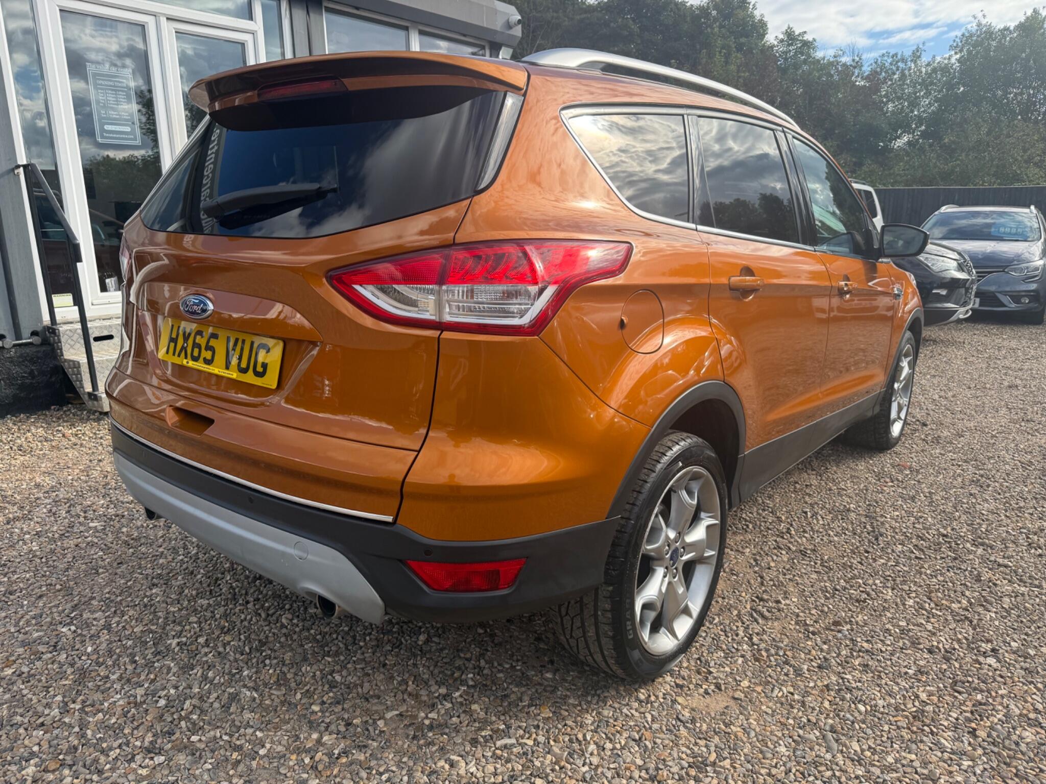 Ford Kuga view 3