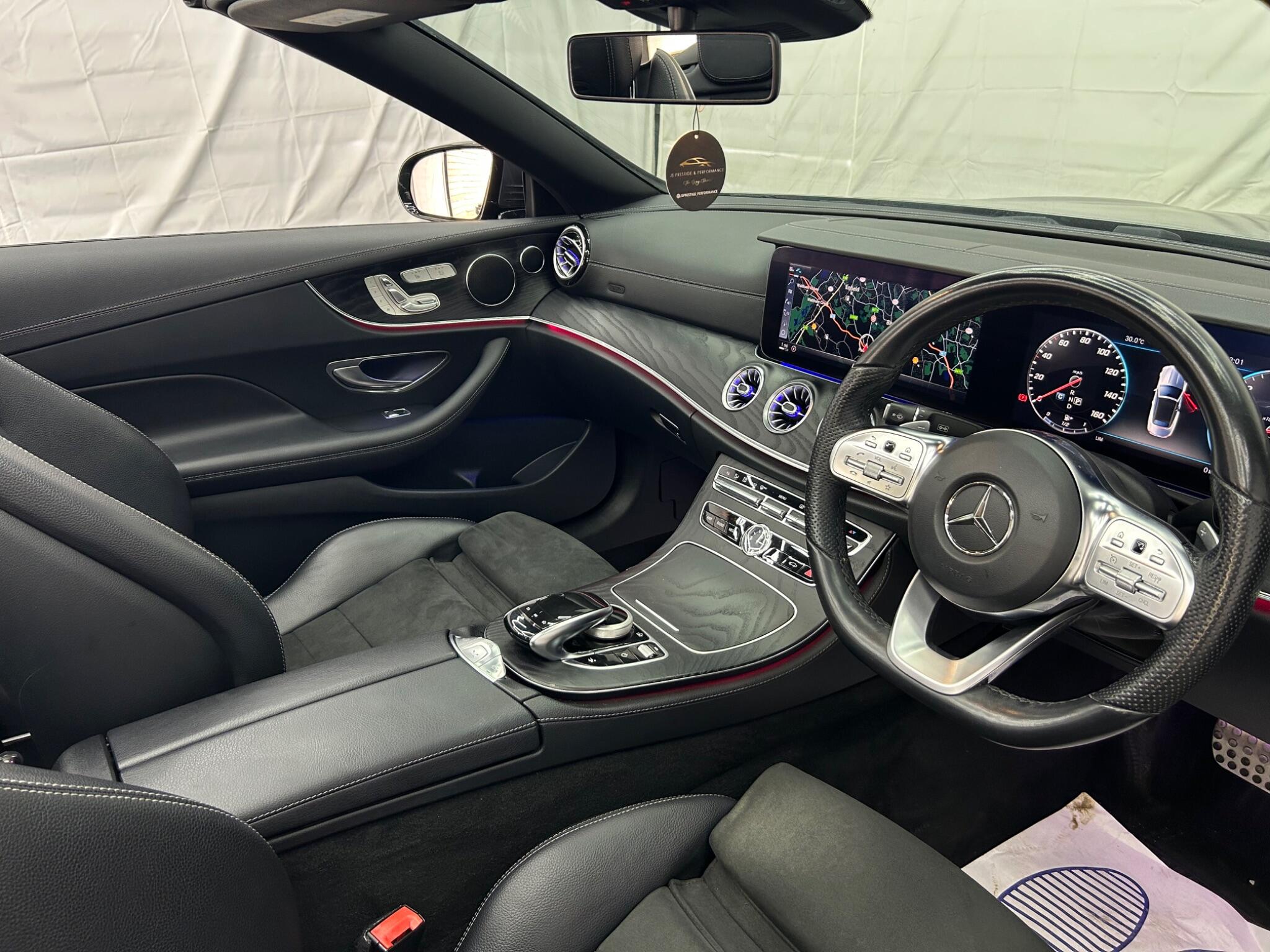 Mercedes-Benz E Class view 26