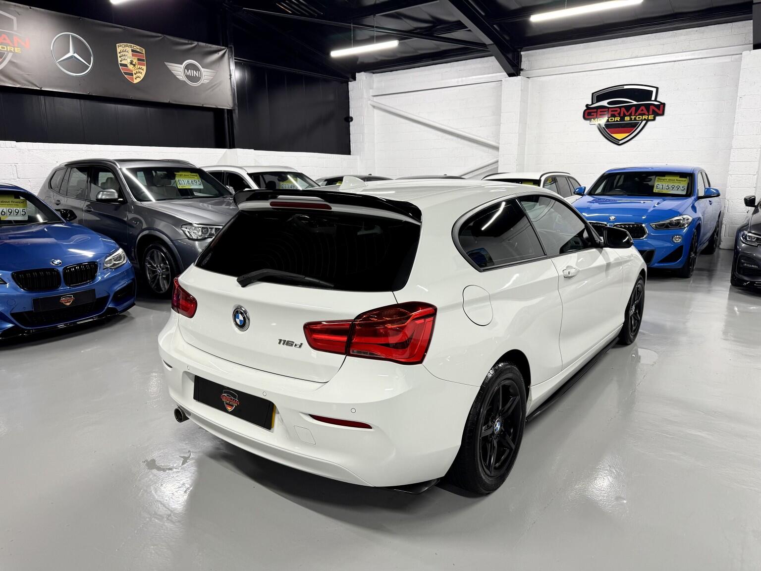 BMW 1 Series view 3