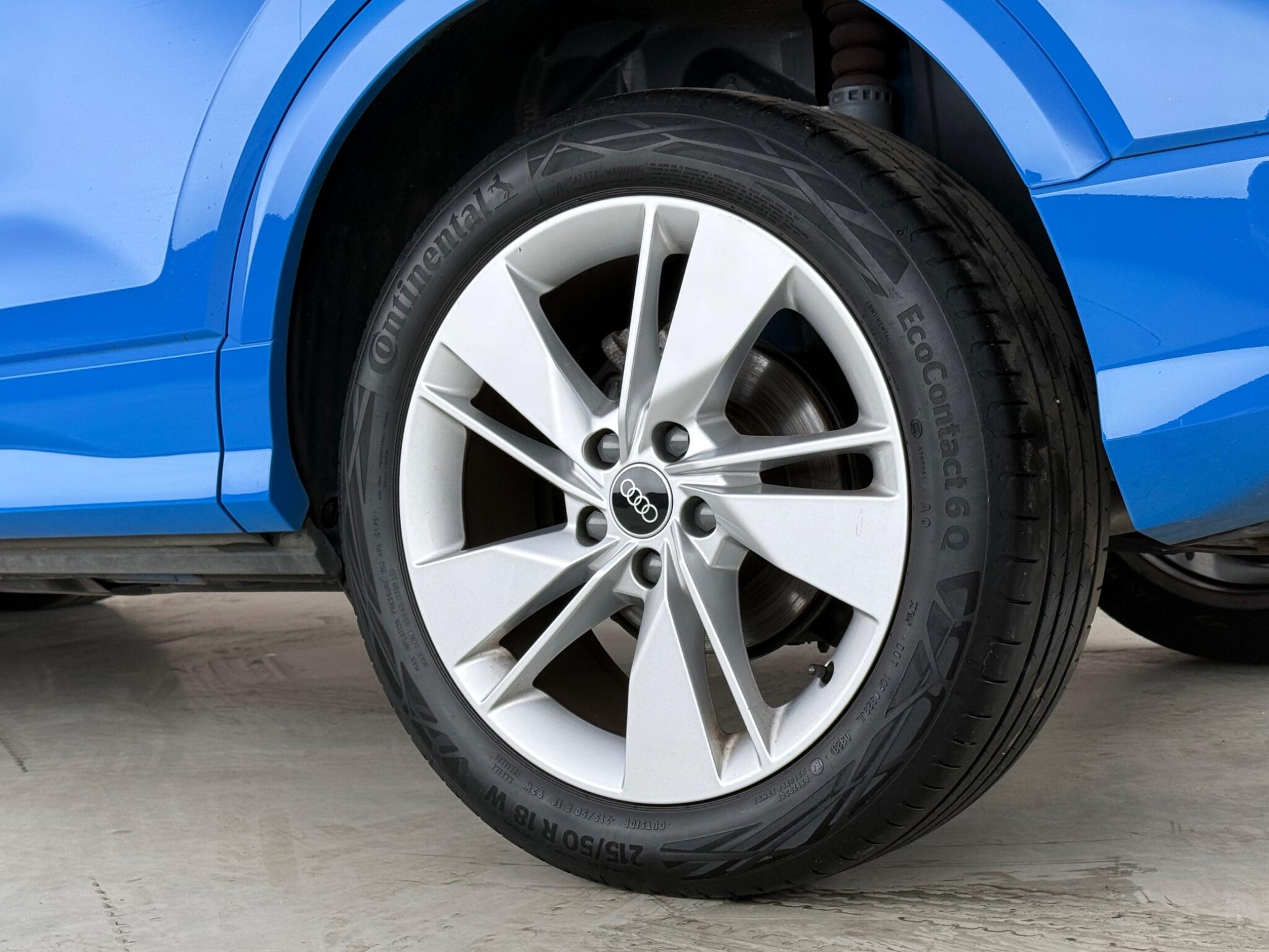 Audi Q2 view 9