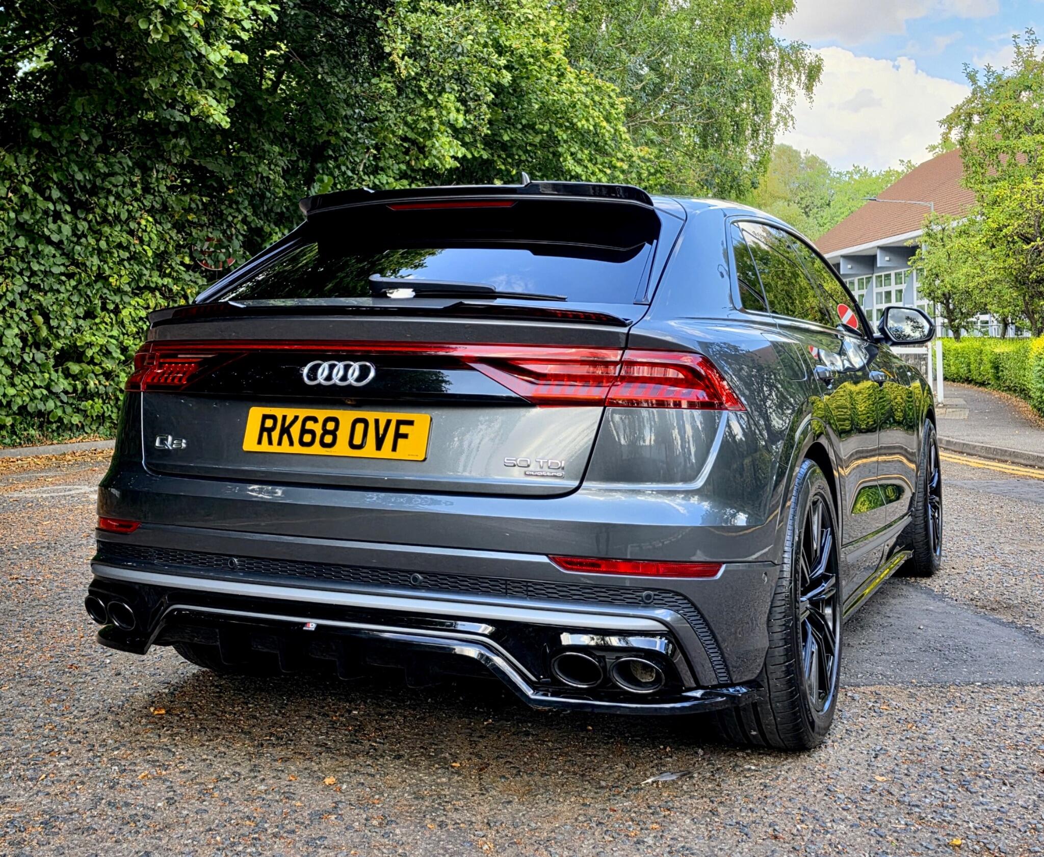 Audi Q8 view 3