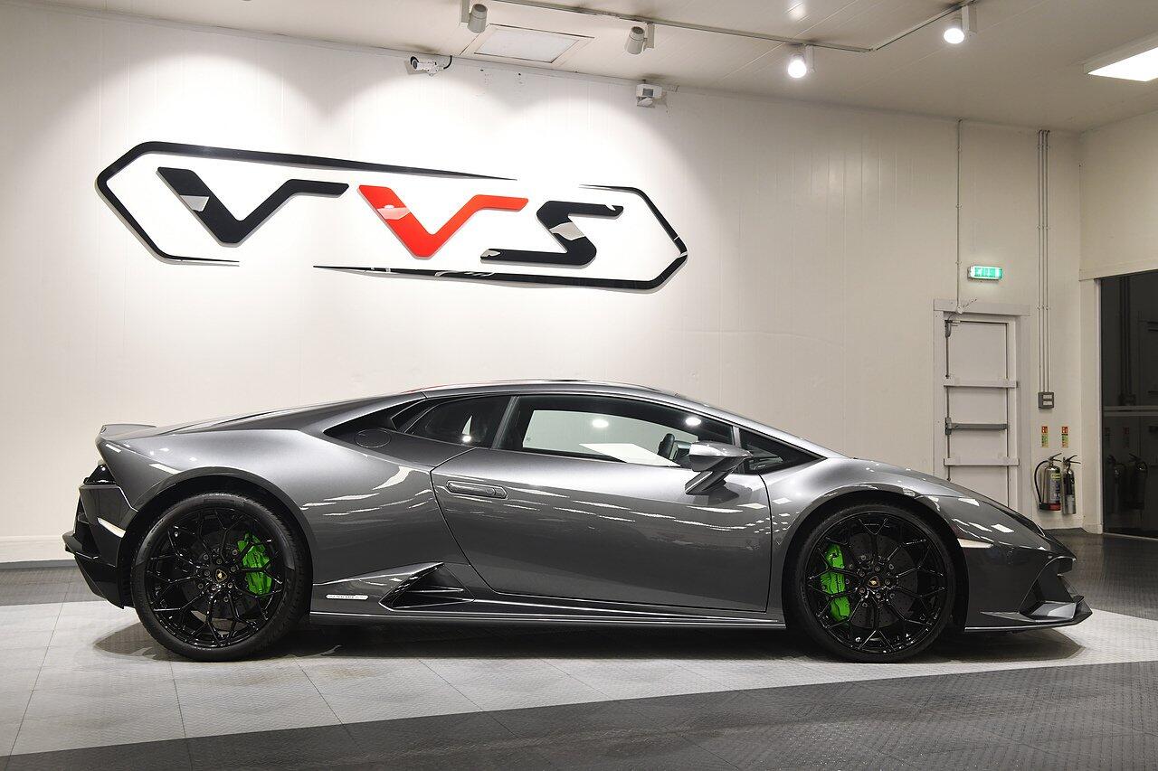 Lamborghini Huracan view 2