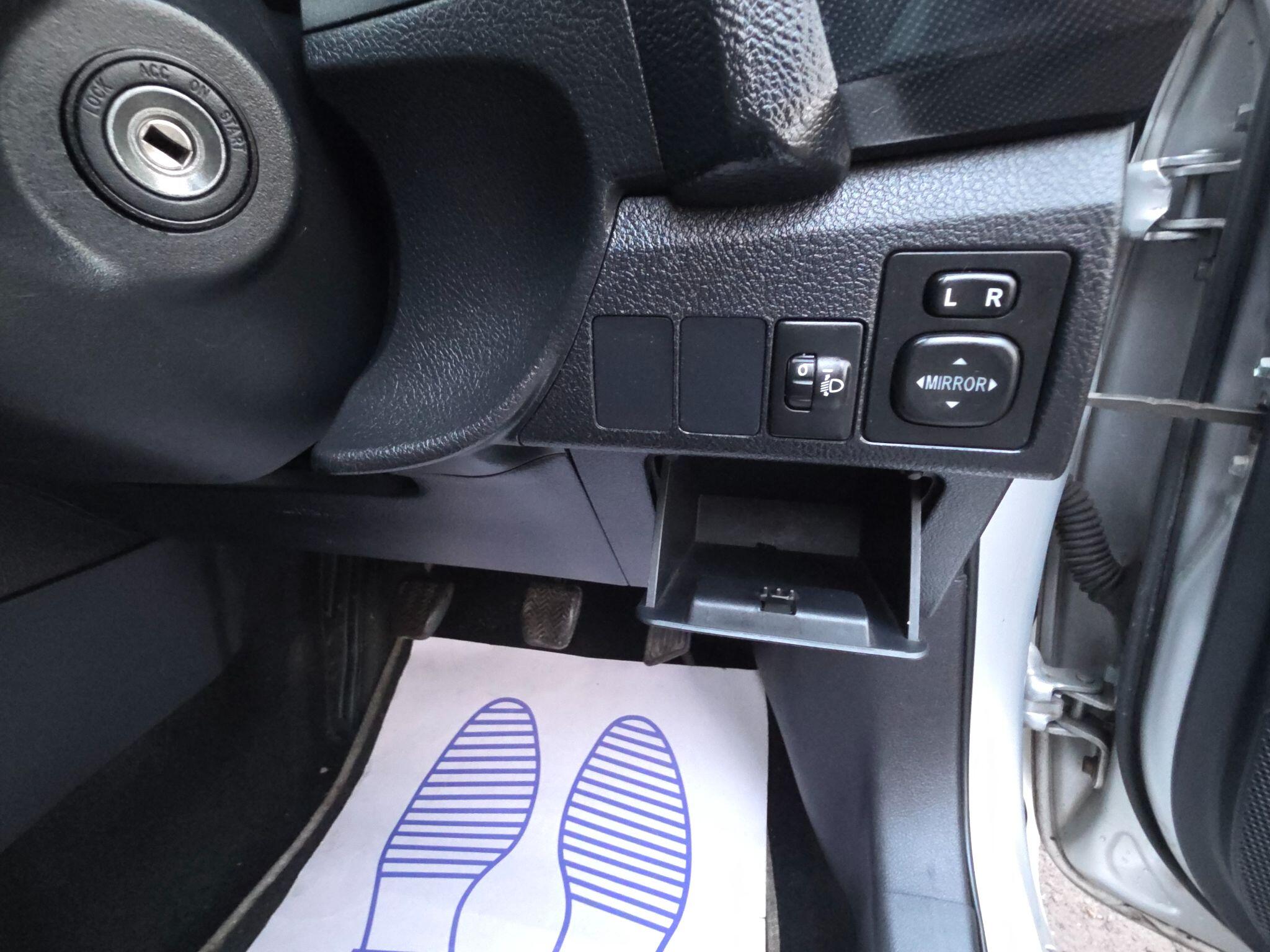 2013 Toyota Auris image 61