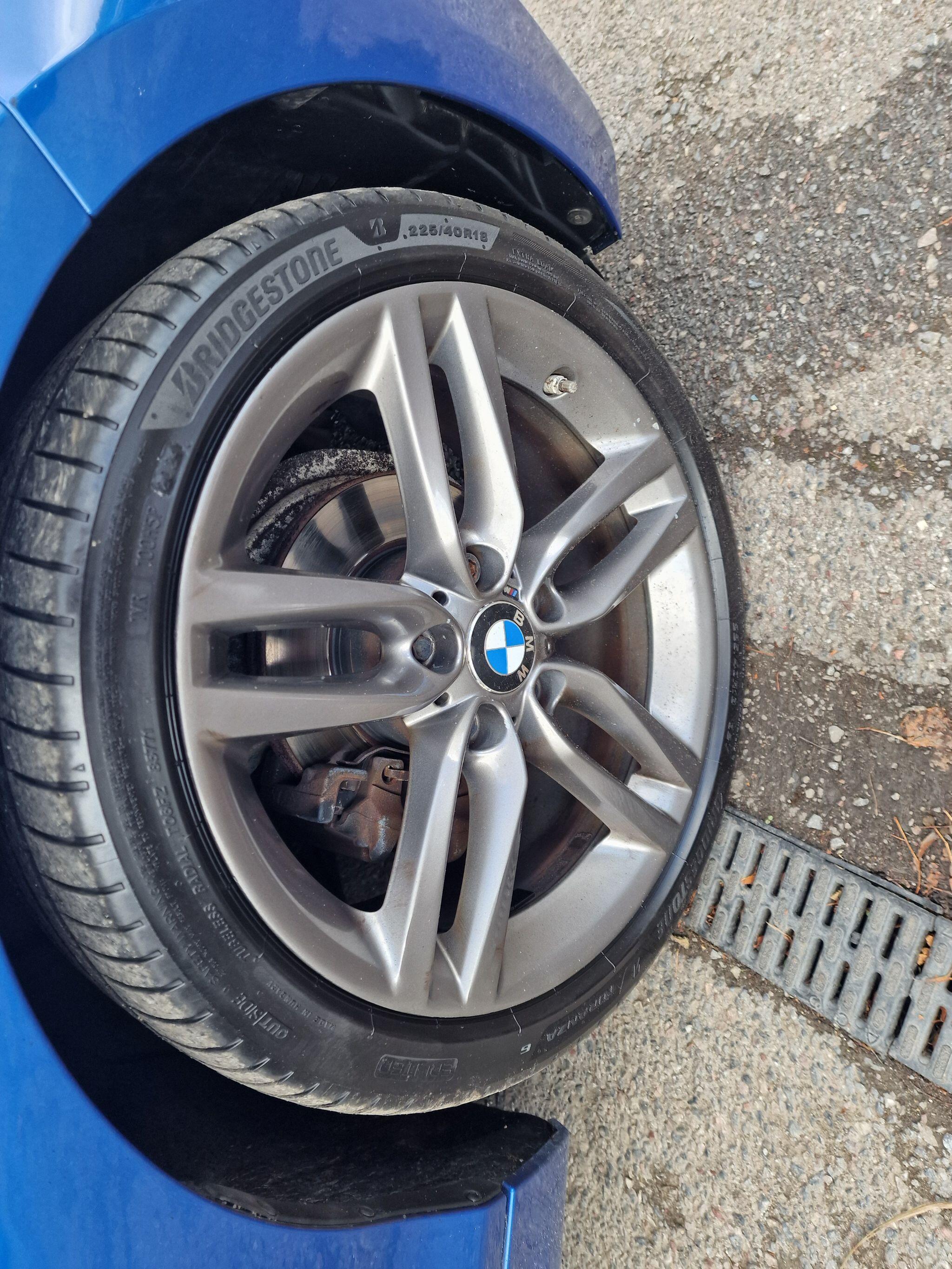 BMW 2 Series view 44