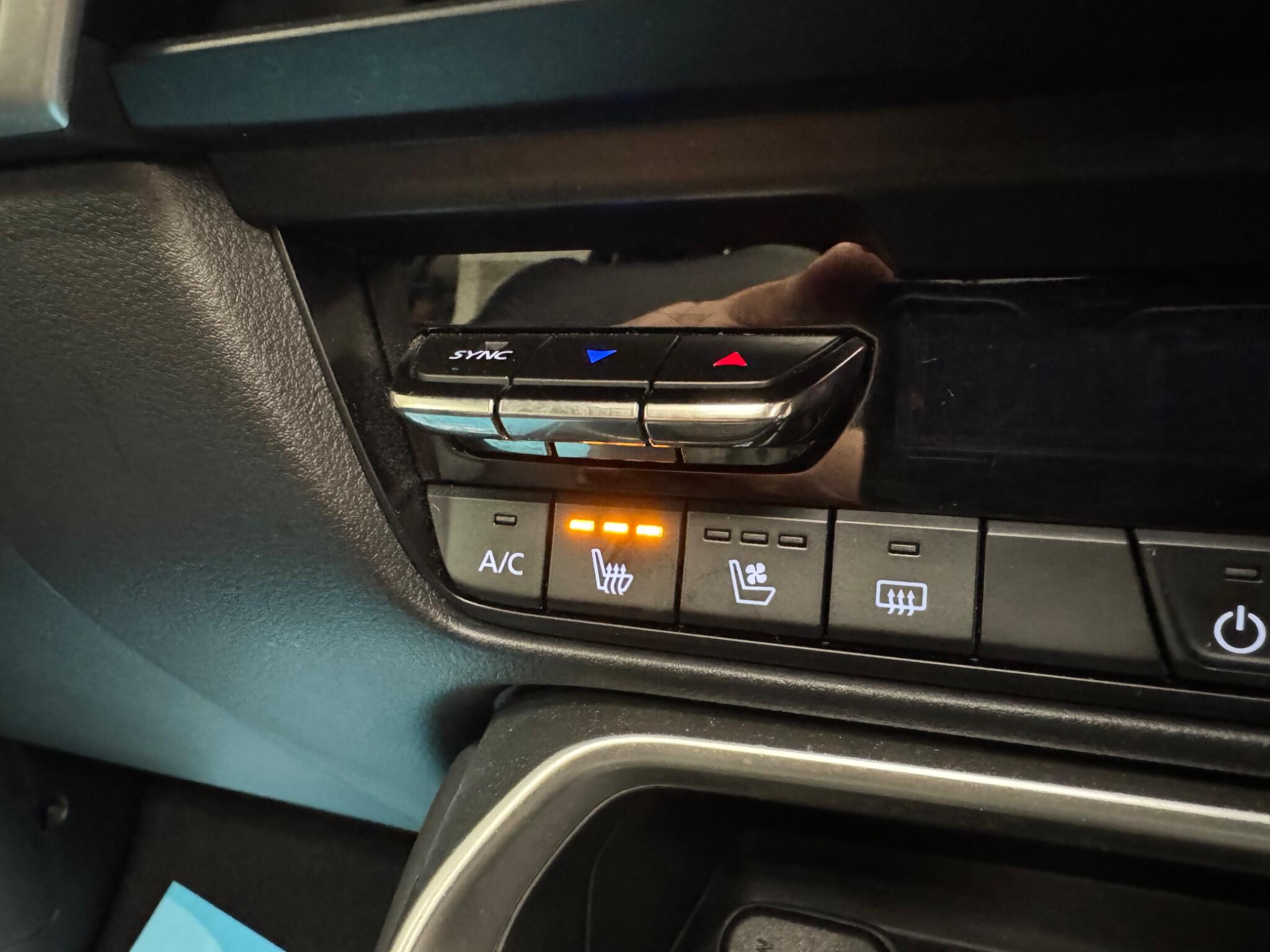 Mazda CX-60 view 17