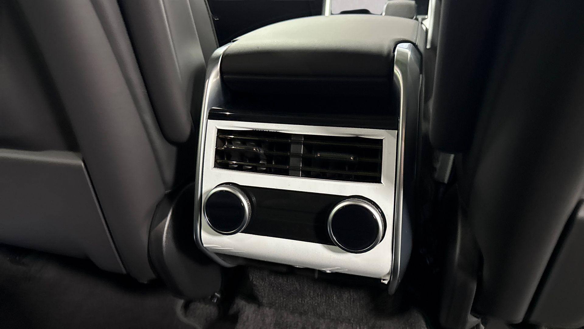 Land Rover Range Rover view 18