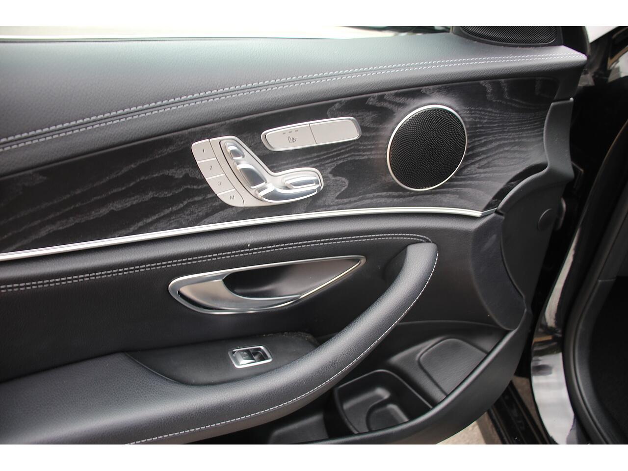 Mercedes-Benz E Class view 42