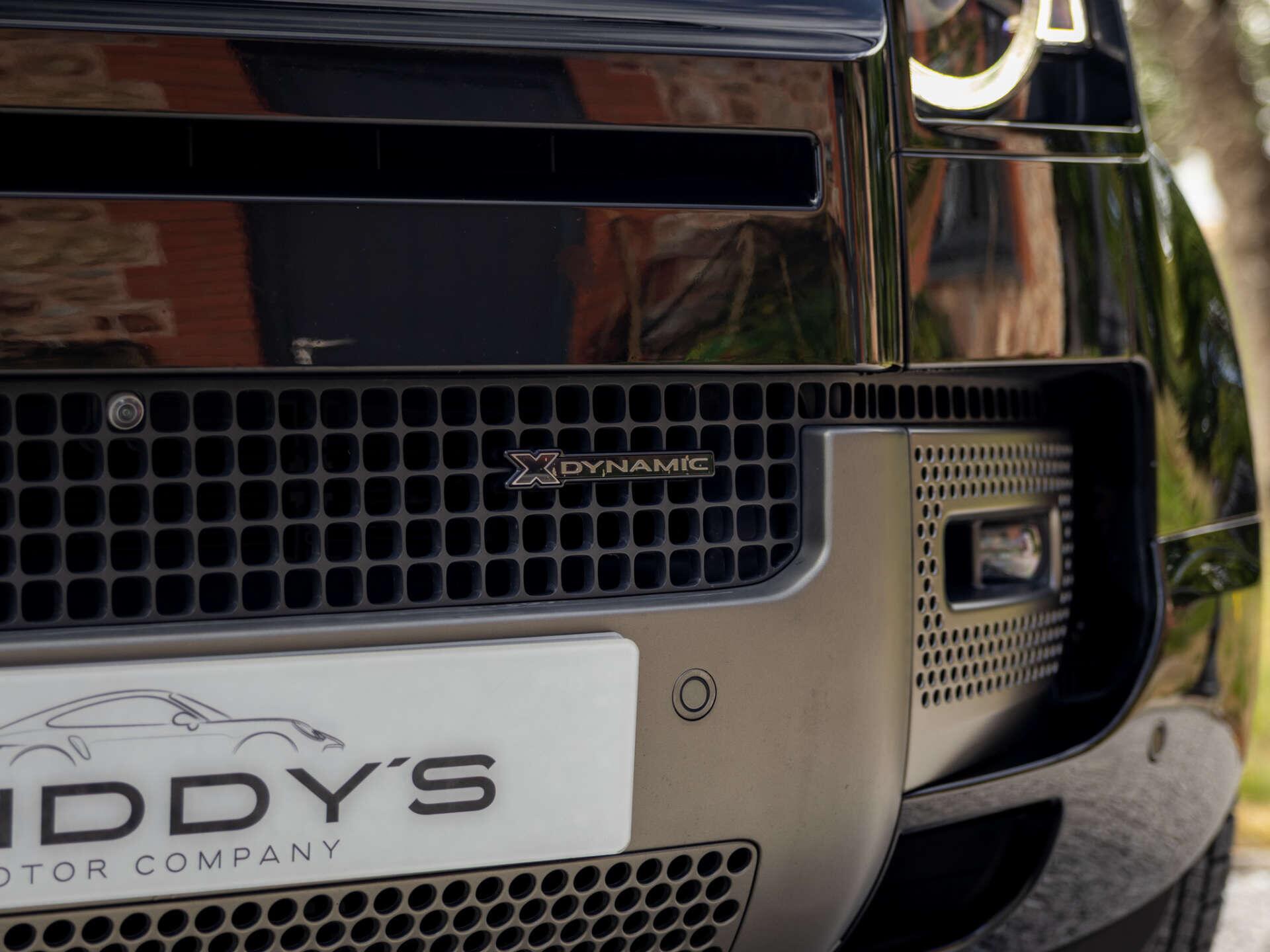 Land Rover Defender view 35