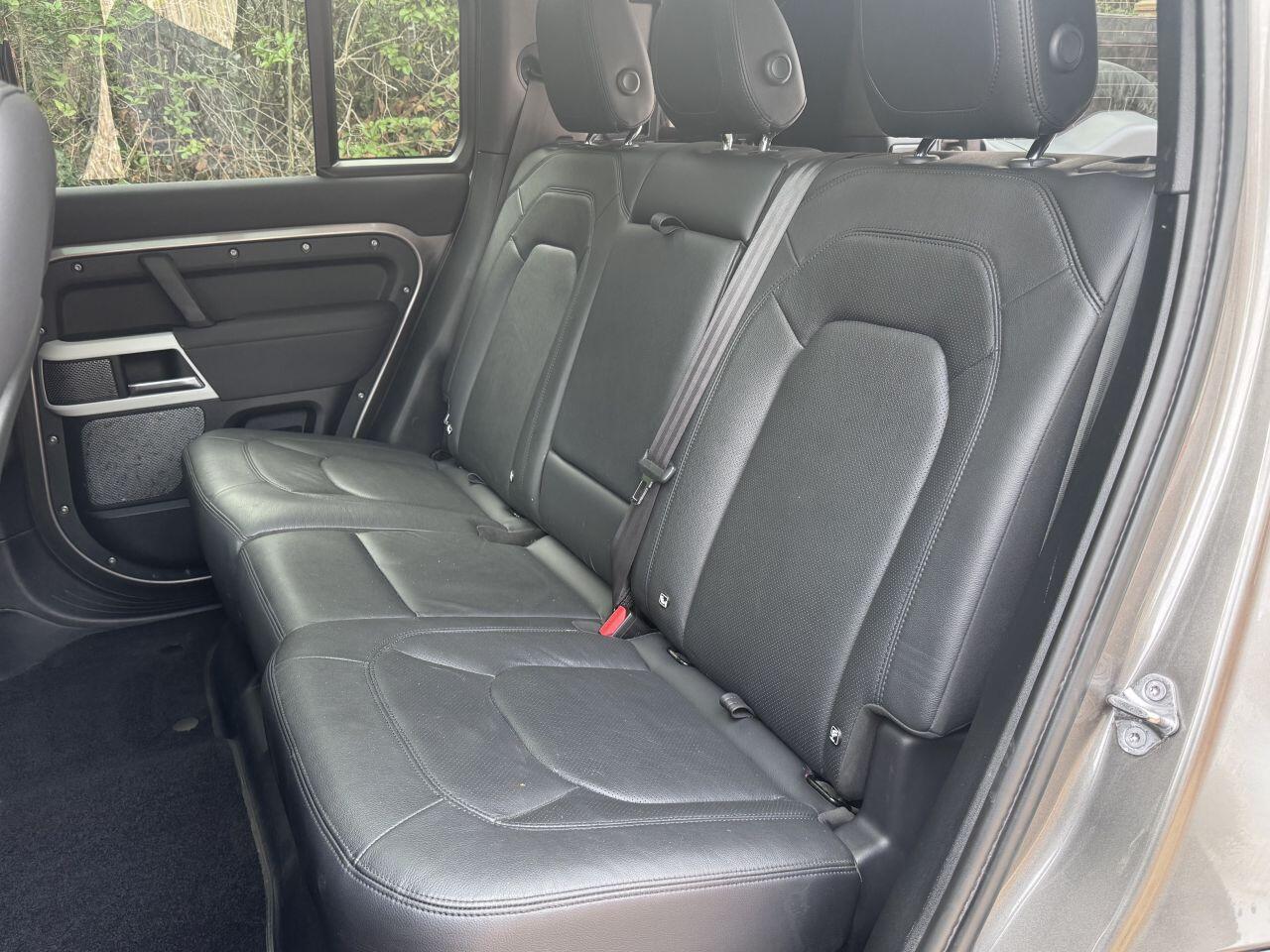 Land Rover Defender view 39