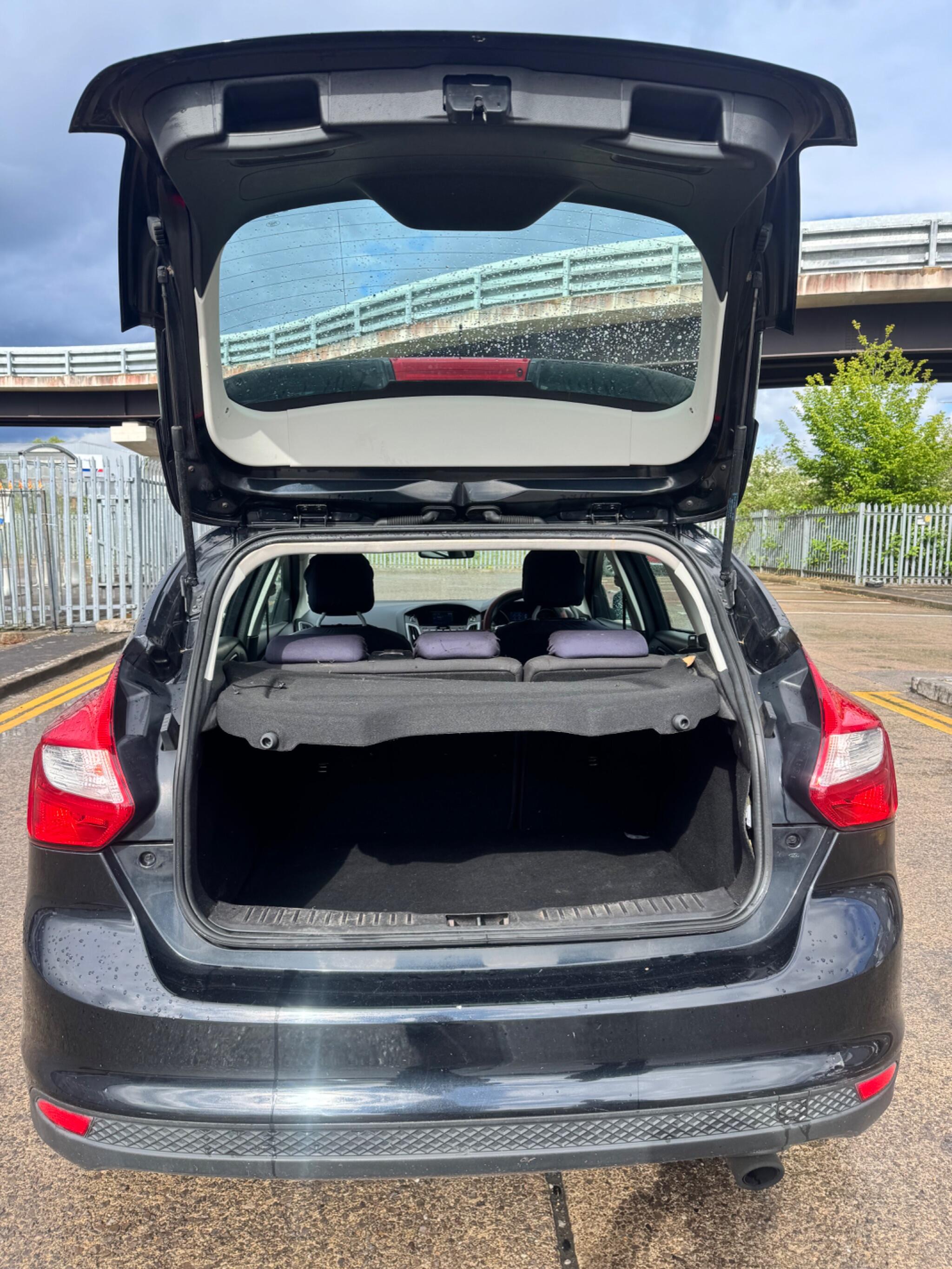 Ford Focus view 42