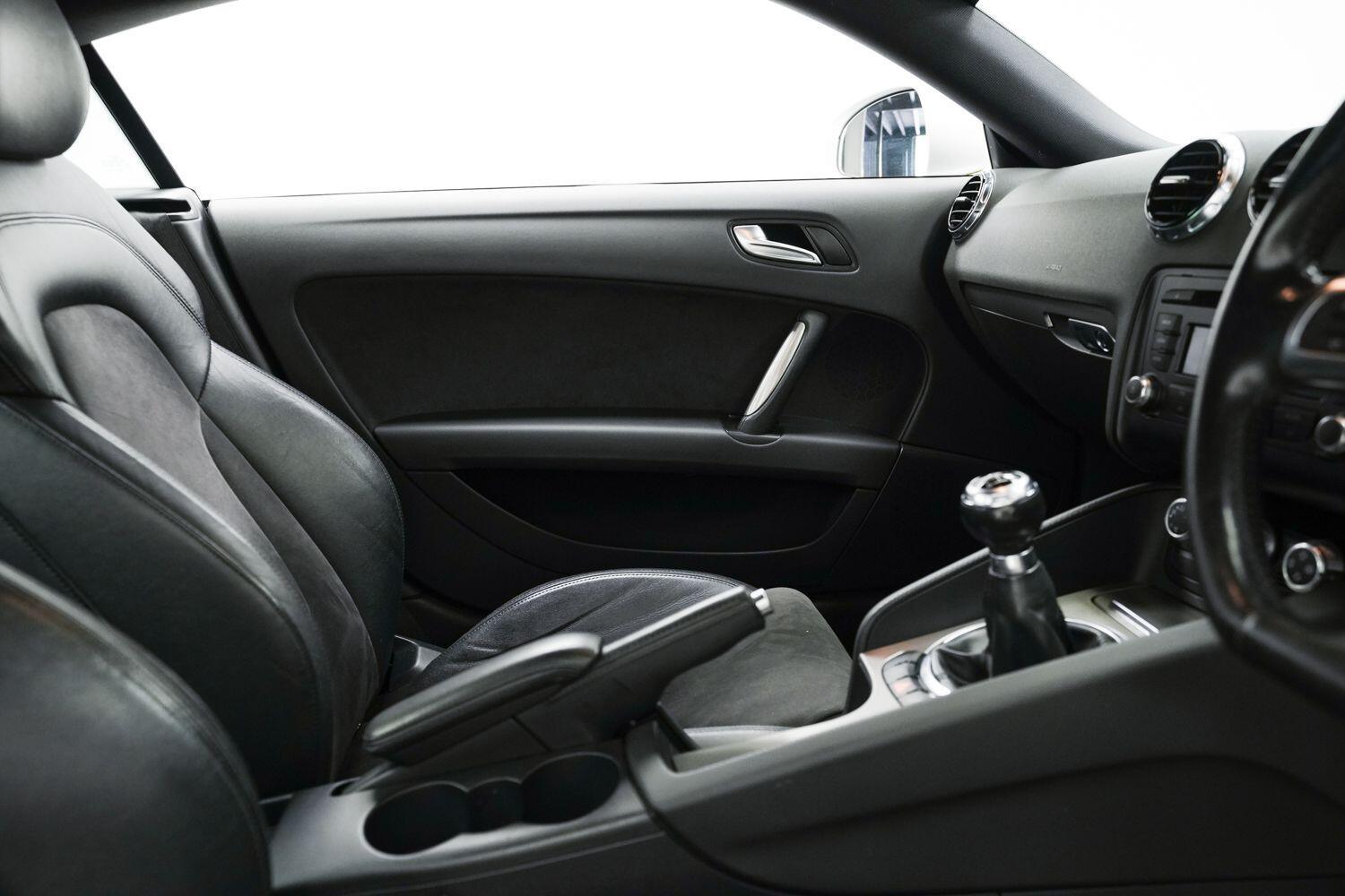 Audi TT view 18