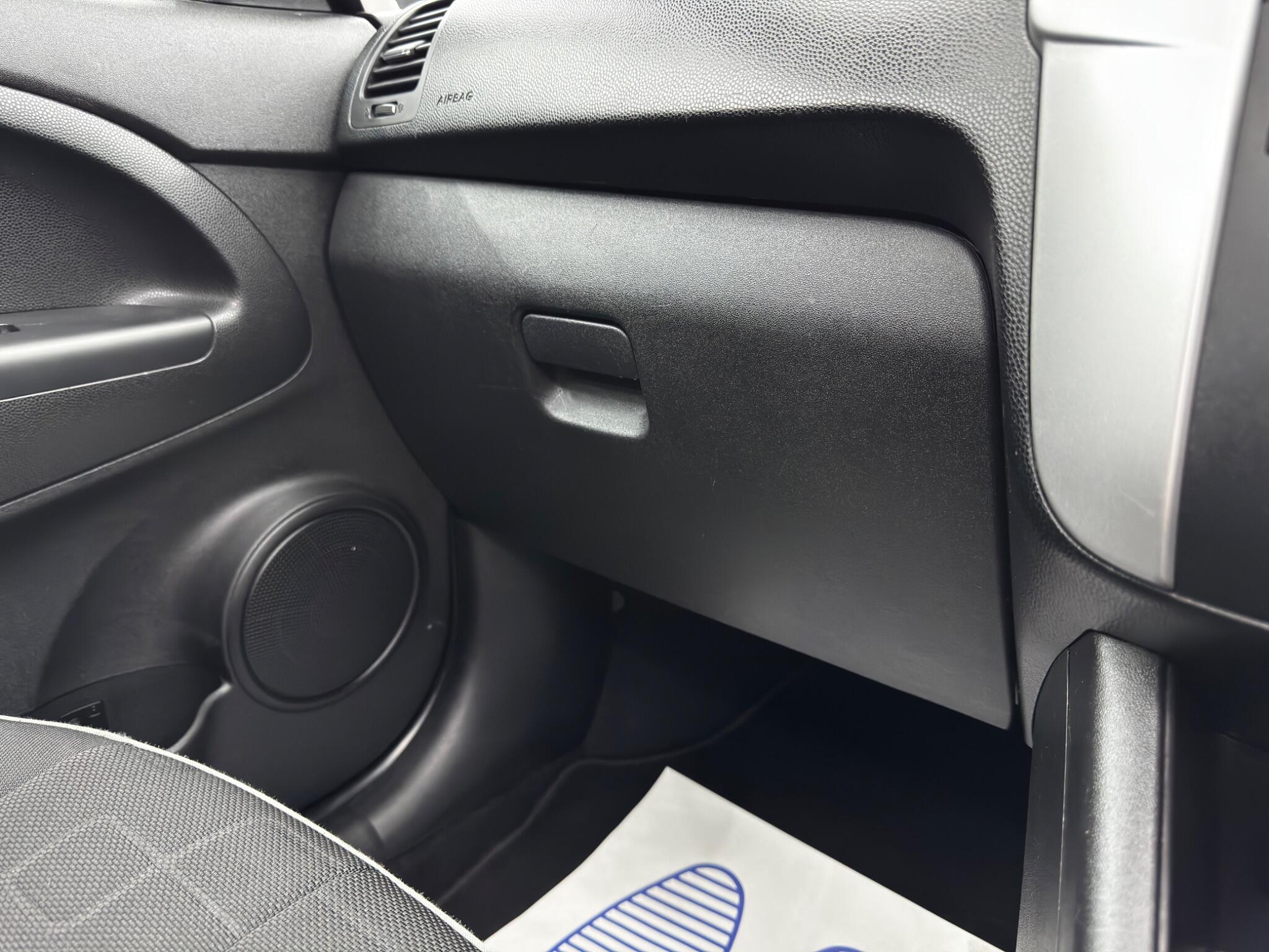 Kia Venga view 28