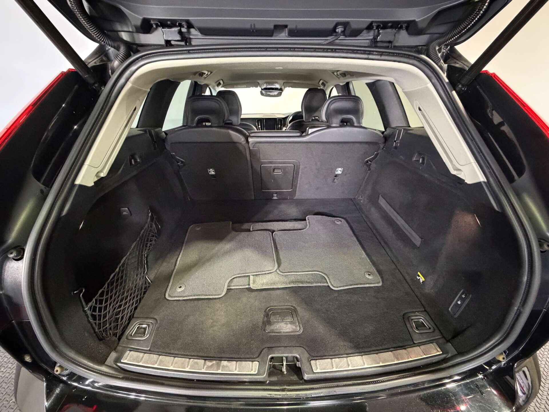 Volvo XC60 view 14