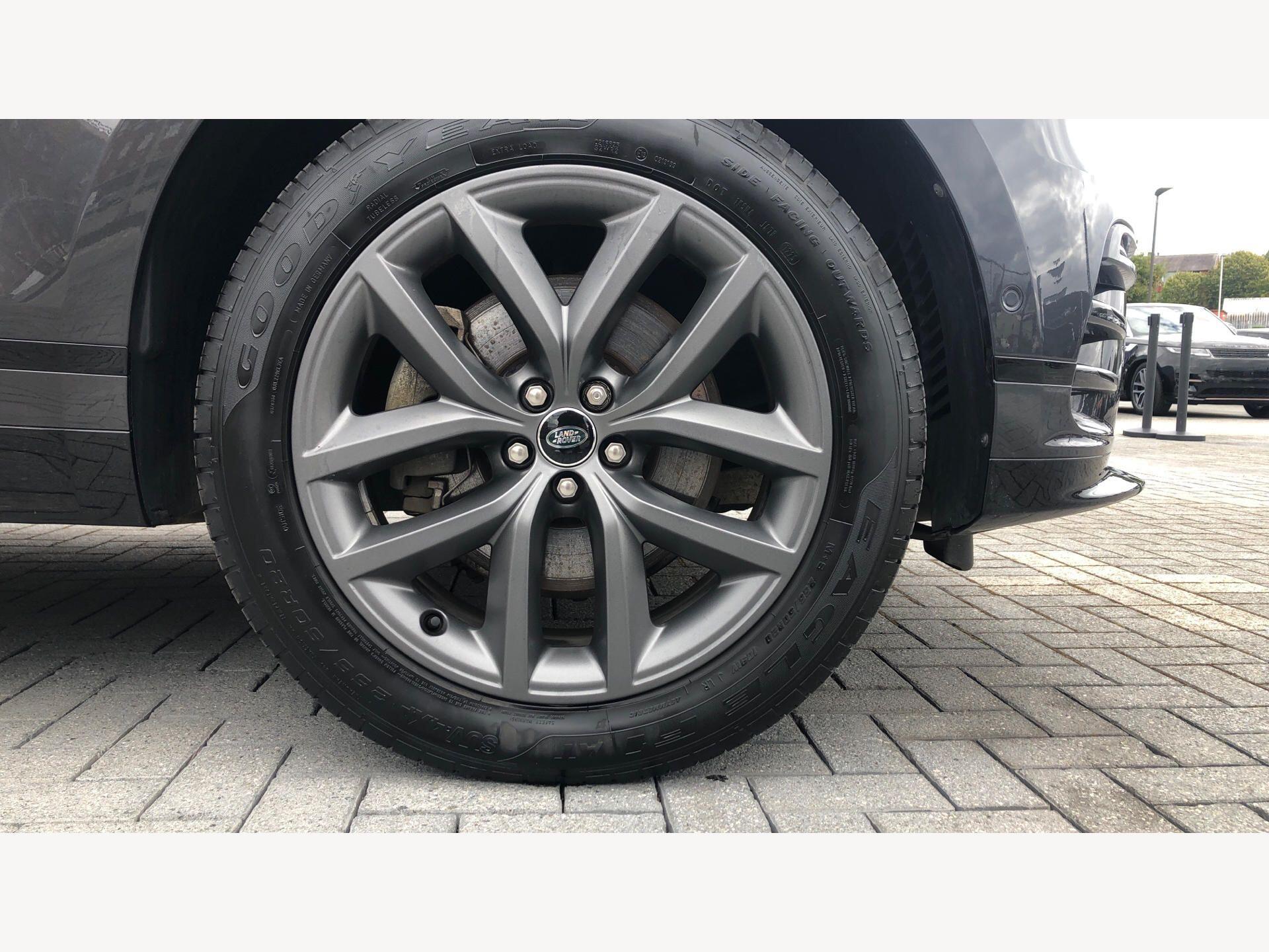 Land Rover Range Rover Velar view 9