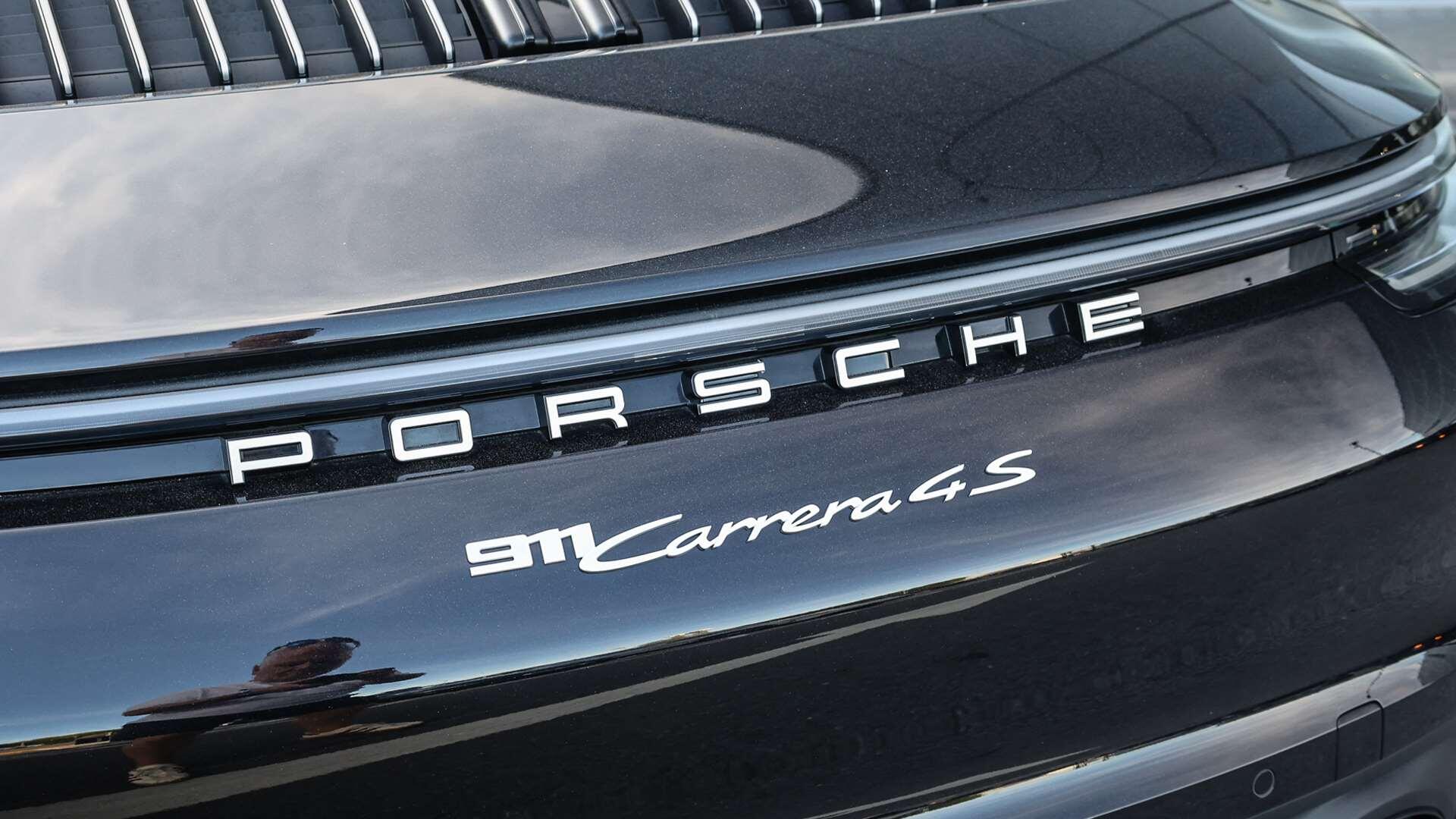 Porsche 911 view 26