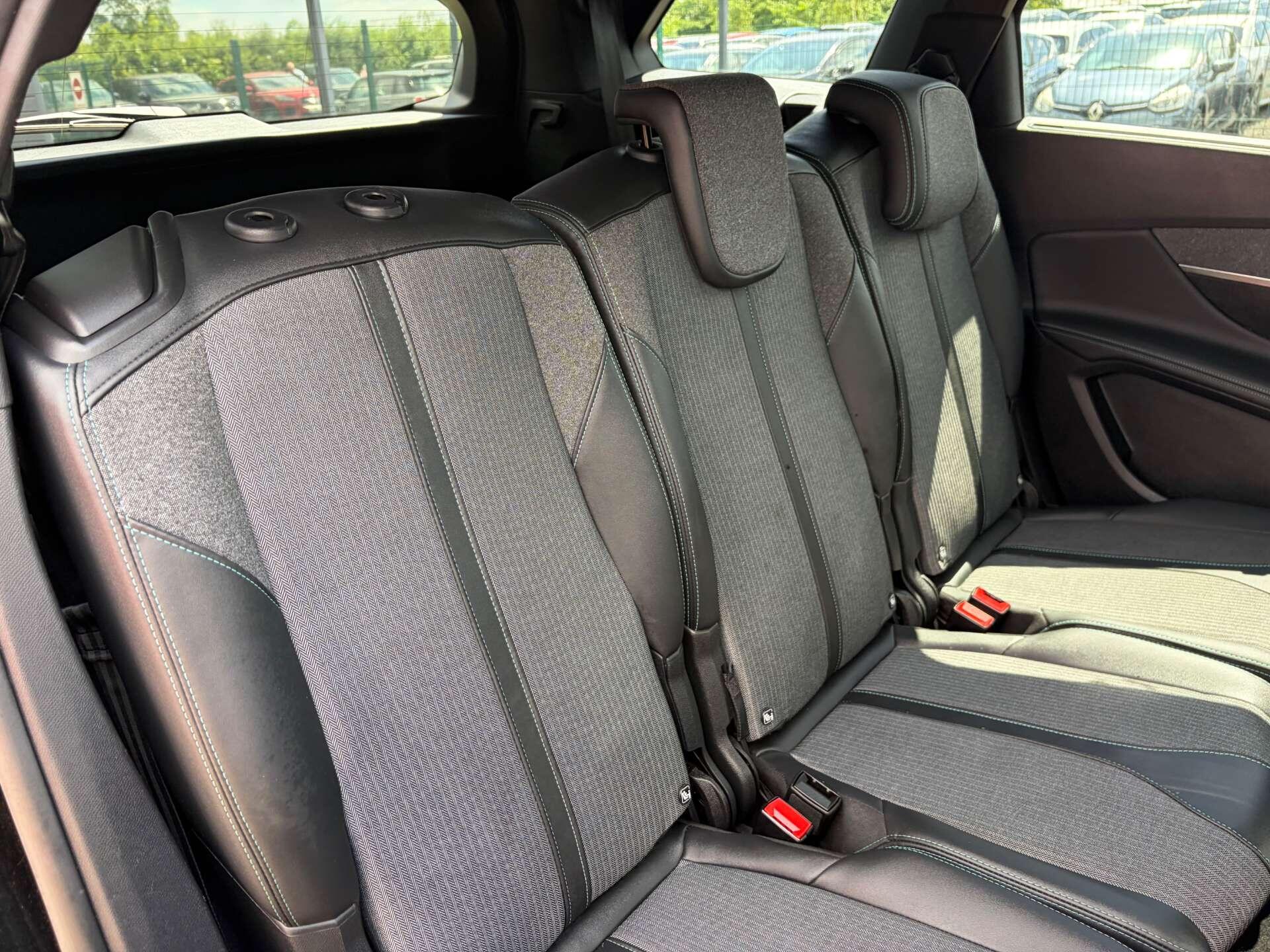 Peugeot 5008 view 32