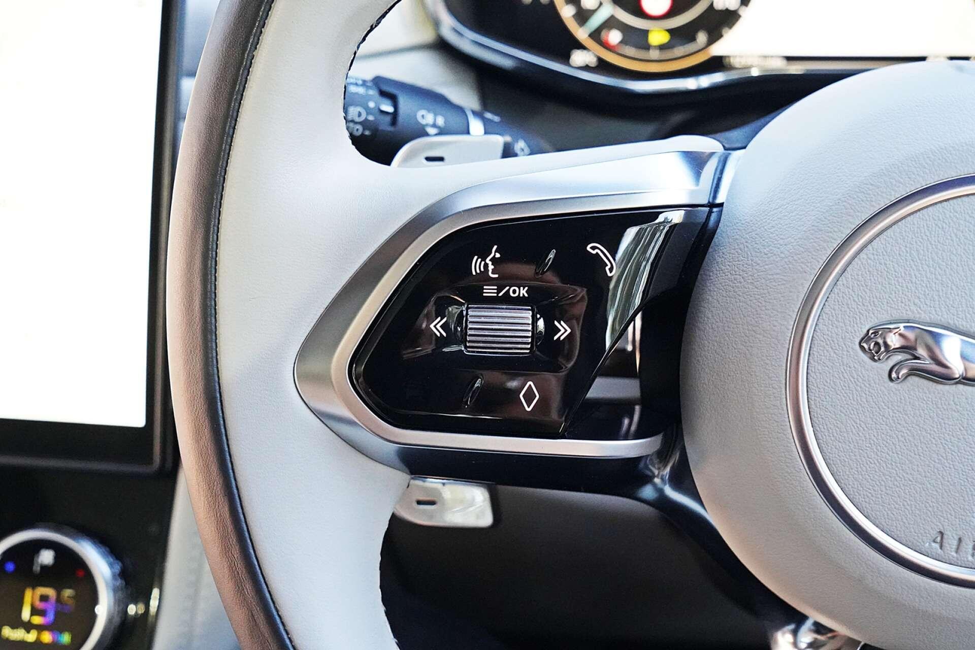 Jaguar F-Pace view 31