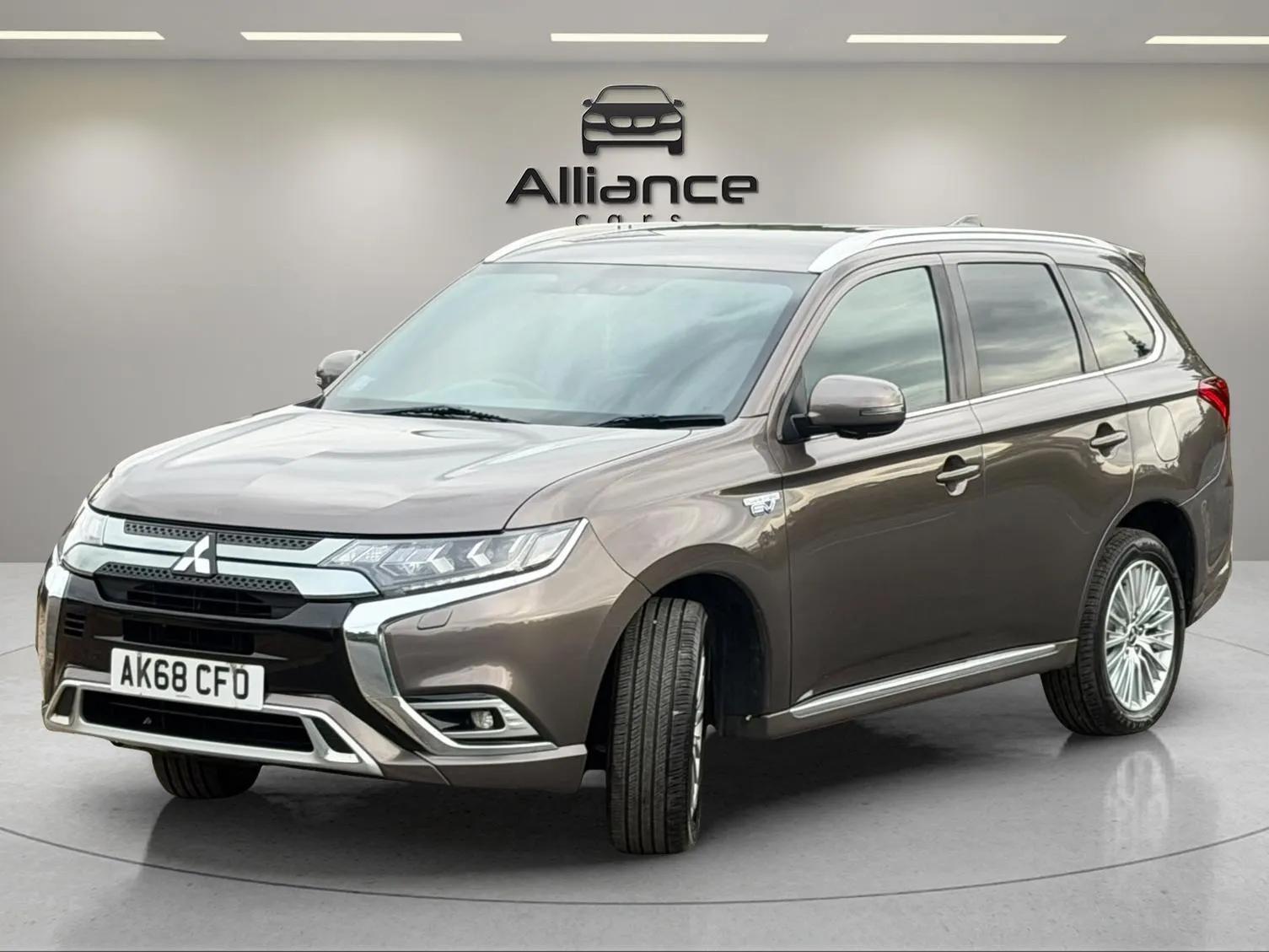 Mitsubishi Outlander view 15