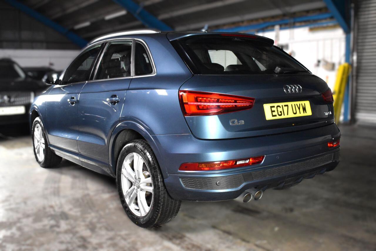 Audi Q3 view 16